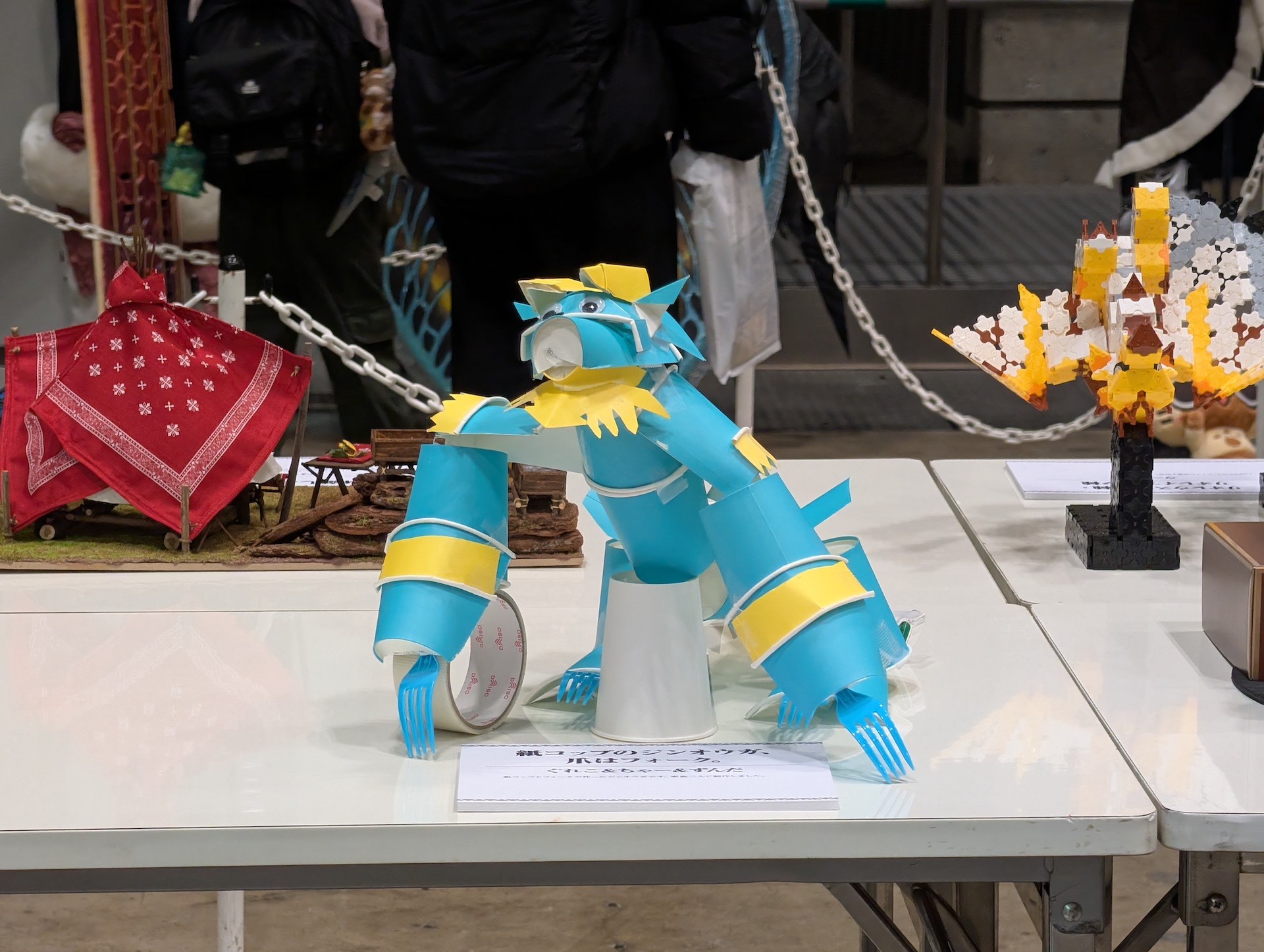 紙コップで作られたジンオウガも展示。これも正にアイディアの勝利と言える力作。こういうユニークな展示もあるところが個人制作らしくて好感触