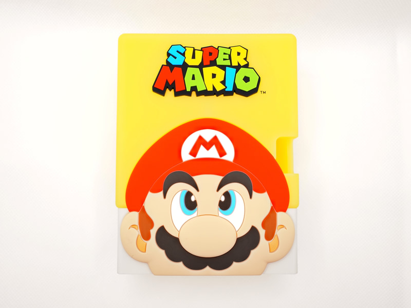 裏面はお馴染み「マリオ」がデザインされている