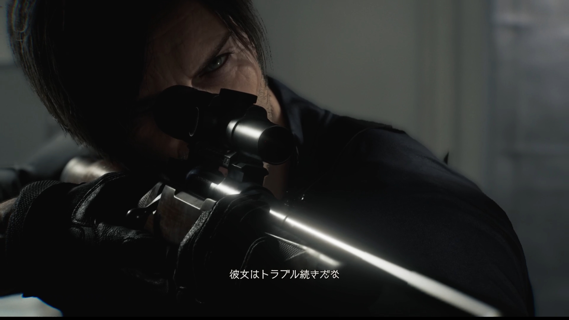 襲われるグレースを狙撃で援護するシチュエーションも！ シリーズ屈指の実力者であるレオンの強さを存分に体感できるぞ