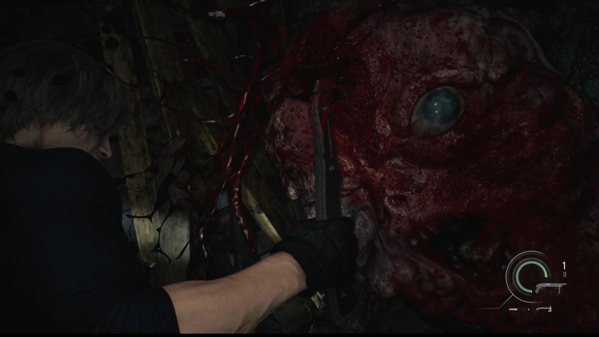 グレースでは太刀打ちできなかった相手をトマホークで叩き割るレオン。流石すぎる……！