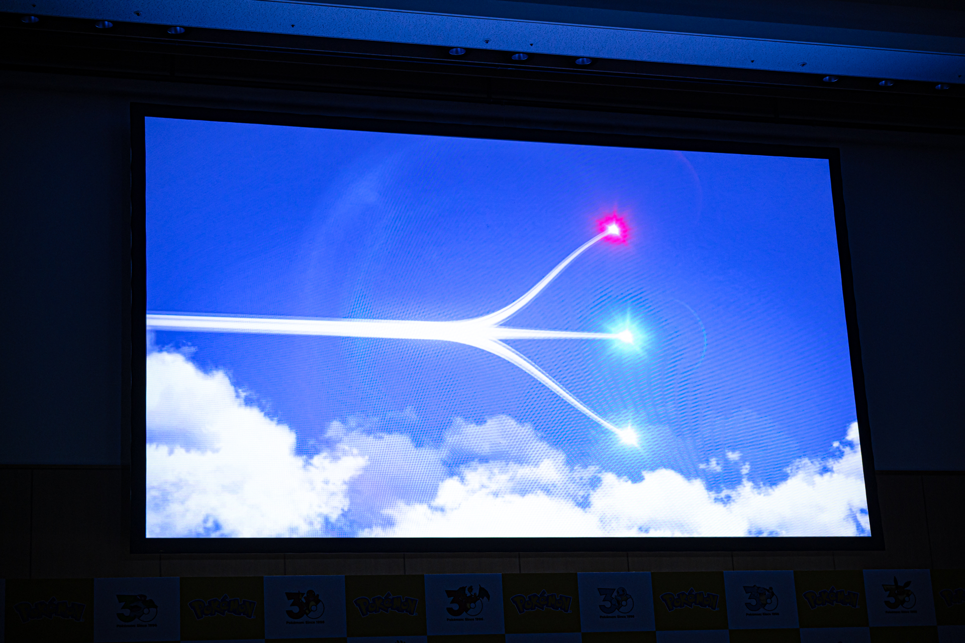 会場では過去のポケモンジェットを振り返るPVも上映。赤・青は国内線、緑は国際線になることも明らかにされた