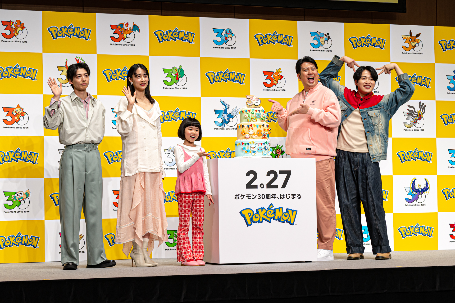 MCから「マホイップがデコレーションしたスイーツは深みのある甘さになる」と補足があると、「美味しいんでしょうねぇ」とねっとりした声で応えるジャンボさん