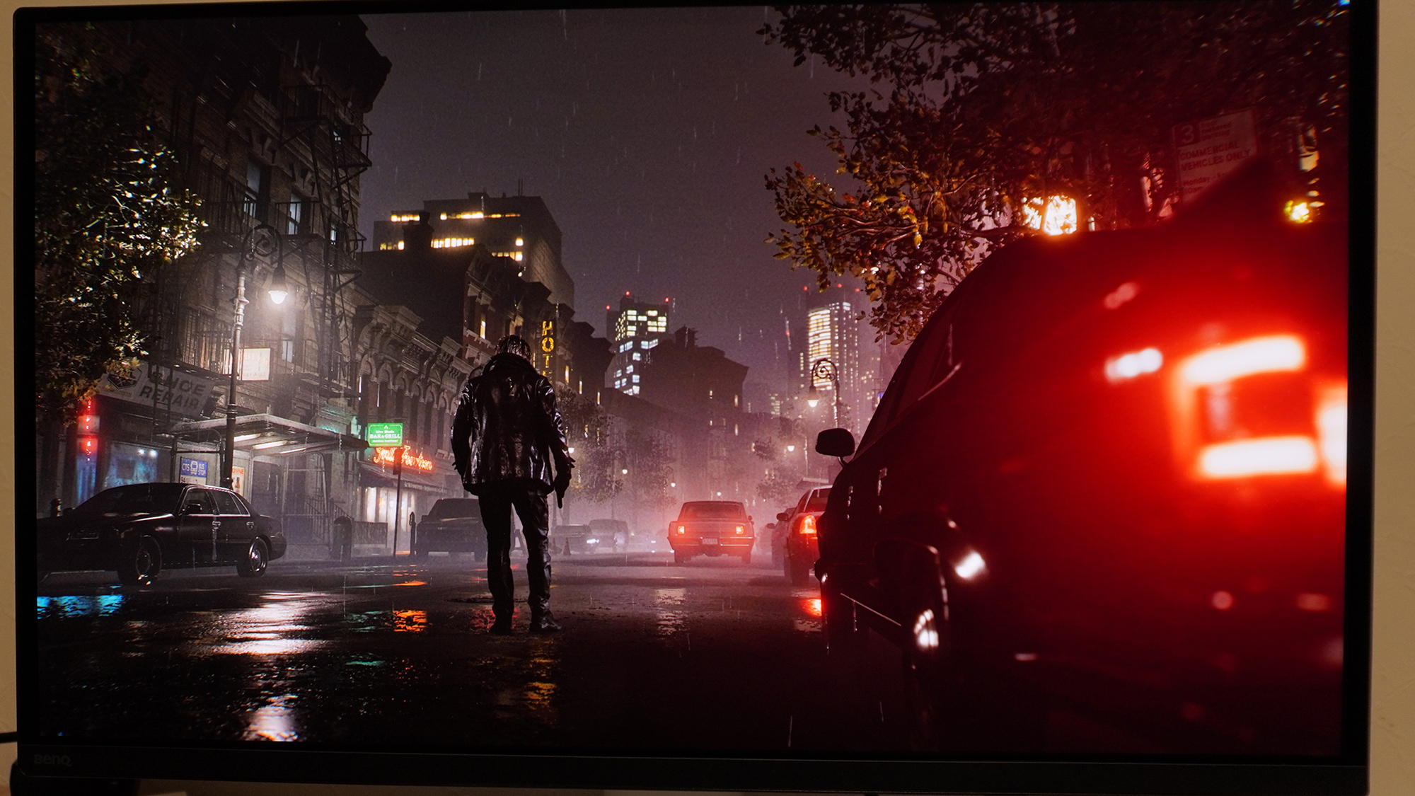 レオンパートの序盤は大量のゾンビと戦うチュートリアルになっている