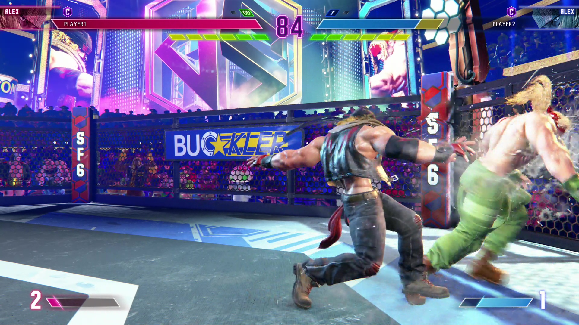 ヒットすると相手がぐるりと回転するので、このタイミングで背面限定の技を叩き込みたい