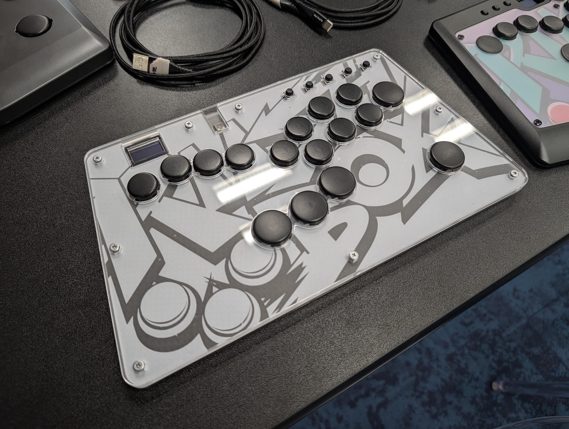 こちらは現在予定している廉価版のレバーレス。かなり安い価格で提供される予定らしい