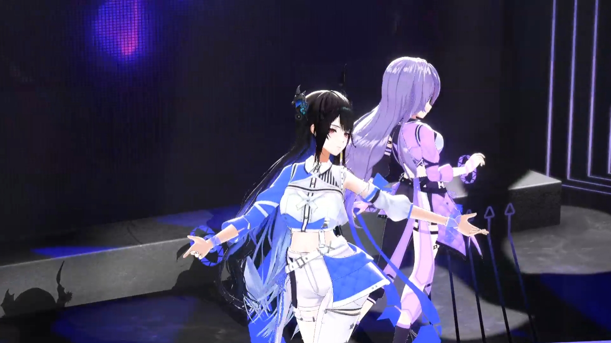 ムーナ・ホシノヴァ、ネリッサ・レイヴンクロフト