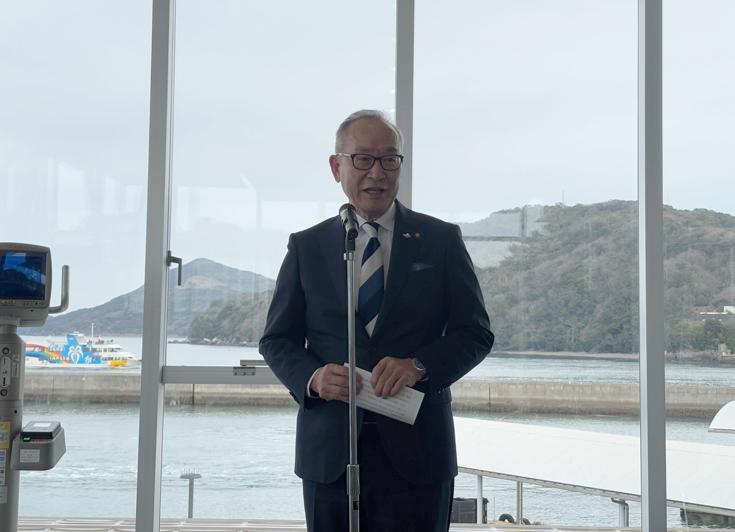 神島が物語の舞台になると聞いた際には嬉しかったと語る小竹氏