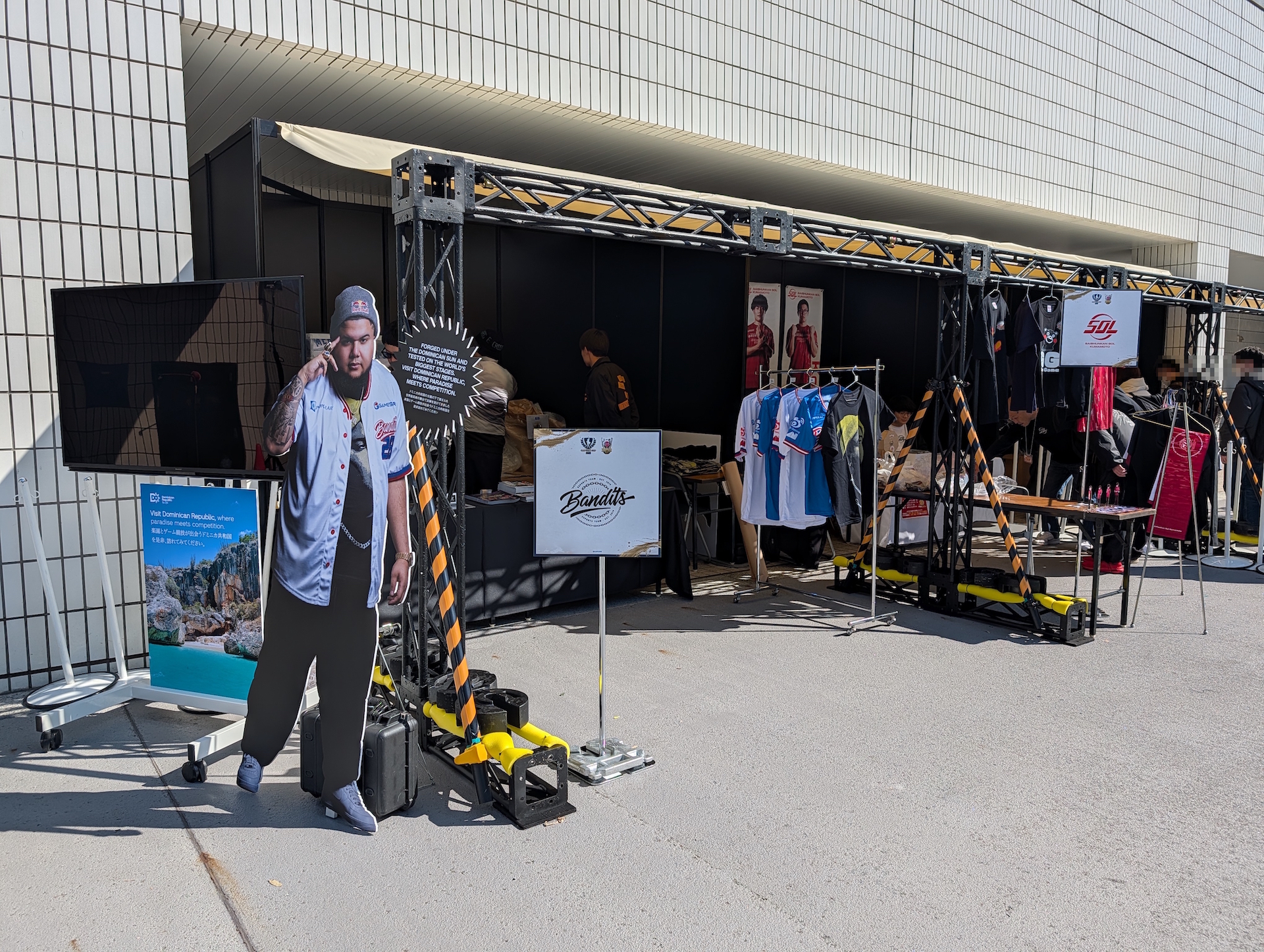アメリカで行なわれたリーグ戦「Street Fighter League: Pro-US 2025」を制覇し、13日、15日に行なわれる「ストリートファイターリーグ ワールドチャンピオンシップ 2025」出場を決めたチーム「Bandits」もブースを出展。MenaRDやCaba、Chris T、Booceらが所属する強豪だ