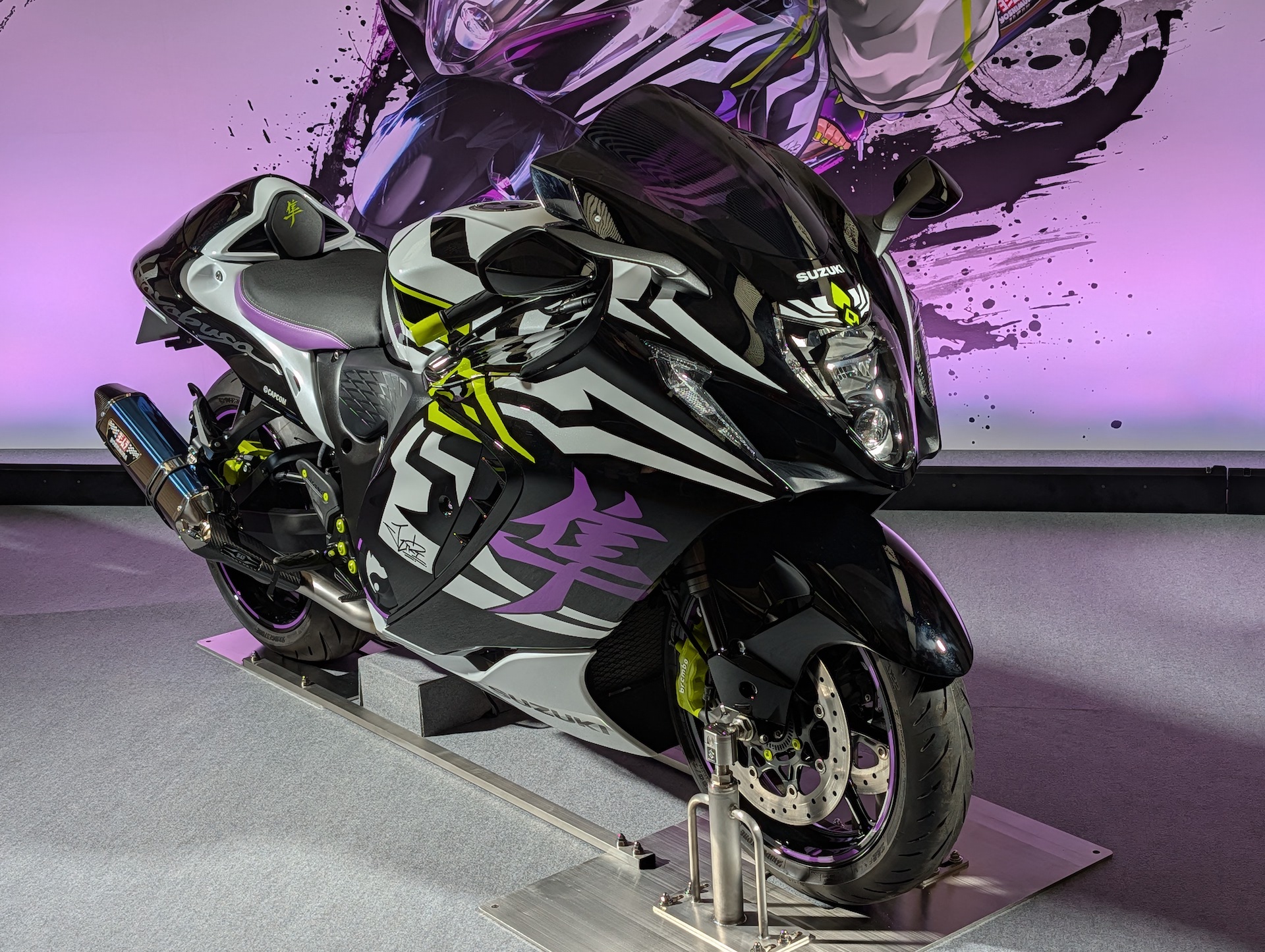 ベースとなるバイクは「GSX1300R ハヤブサ」