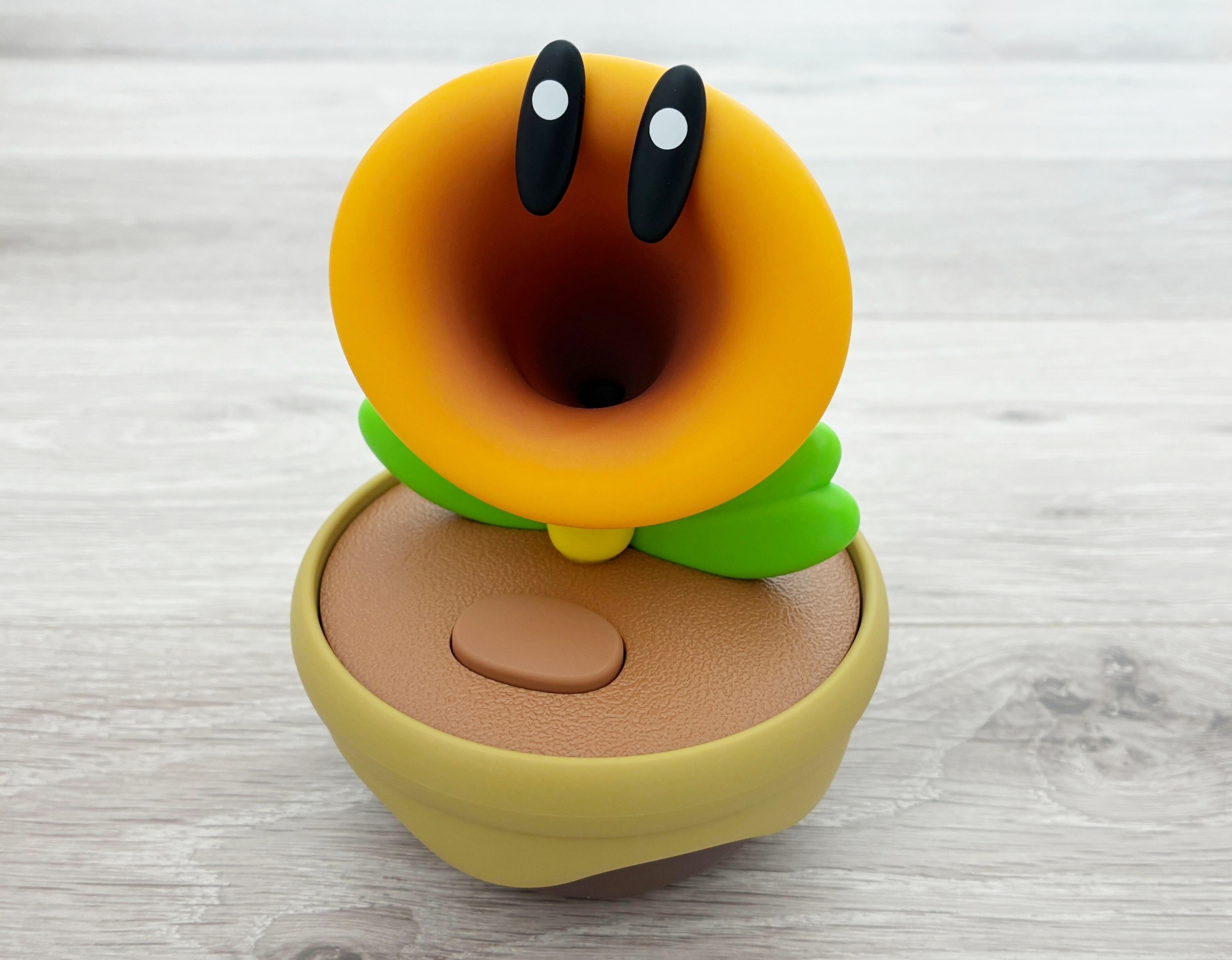 ひとつあると生活の場が和む。オススメです