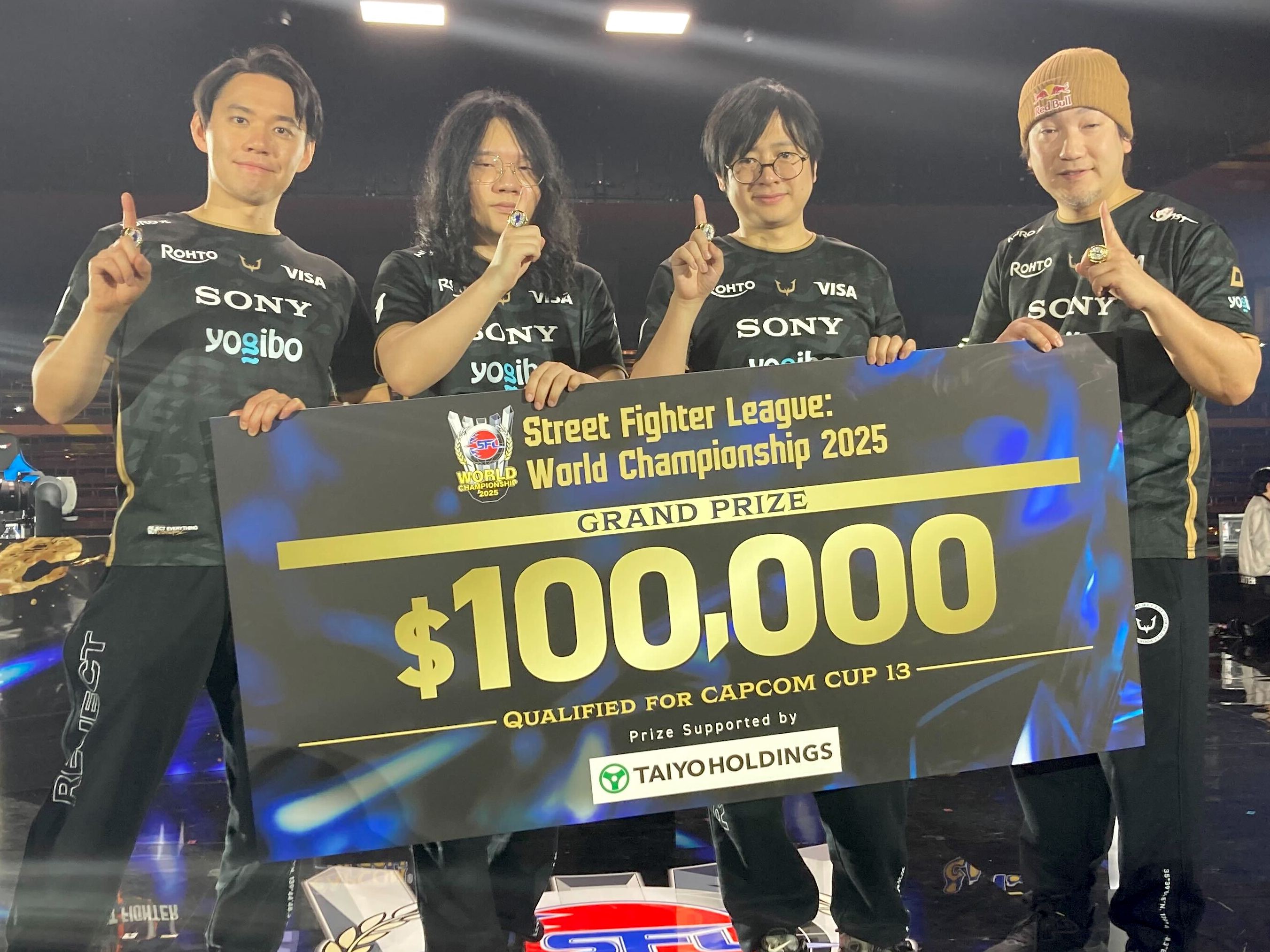 左からときど選手、LeShar選手、ふ〜ど選手、ウメハラ選手