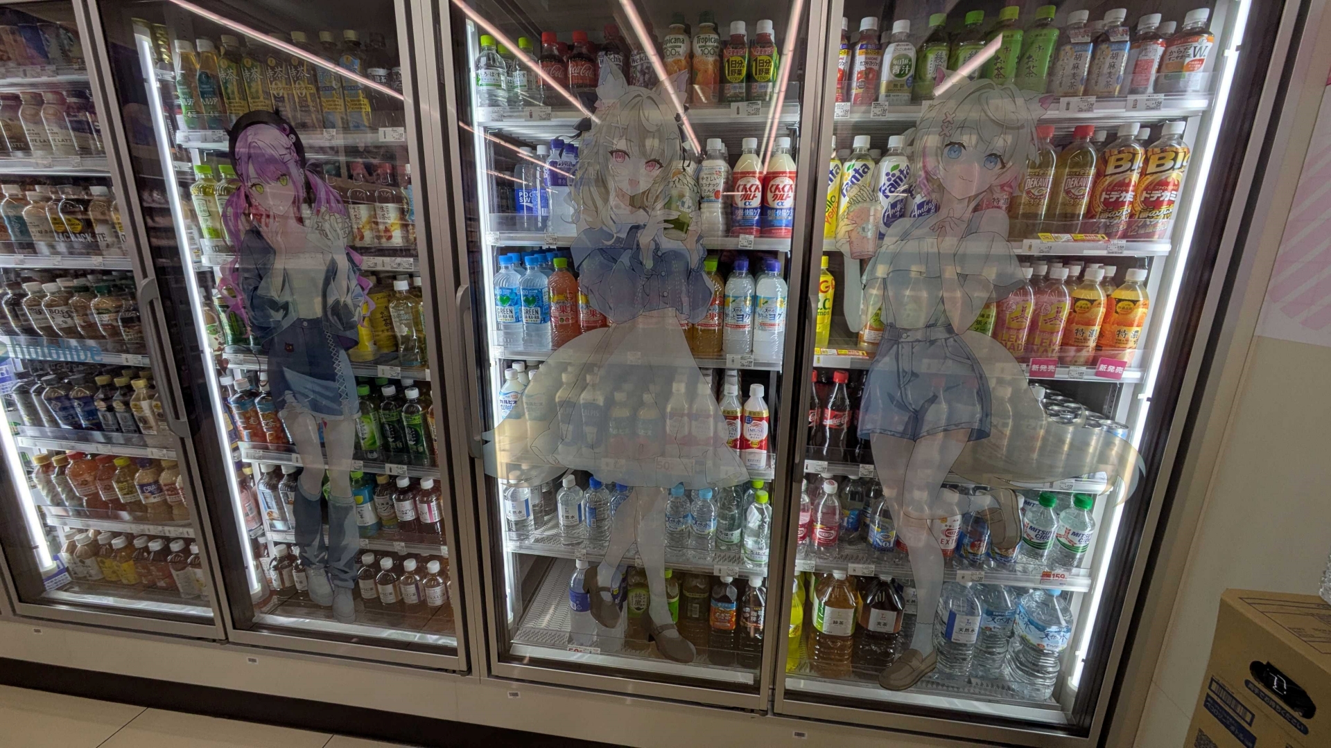 店内の至る所に装飾が施されている。特大サイズでイラストを楽しめるのが非常にうれしい