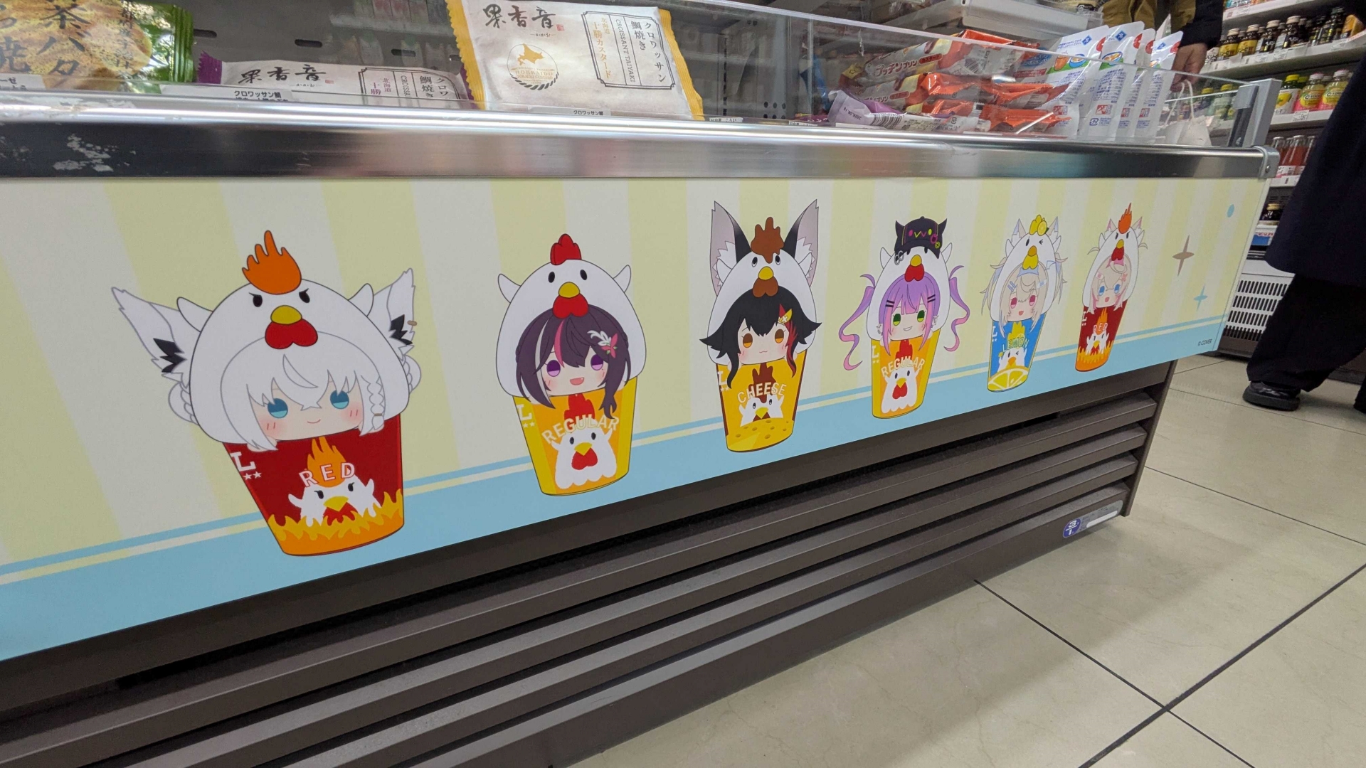 店内の至る所に装飾が施されている。特大サイズでイラストを楽しめるのが非常にうれしい