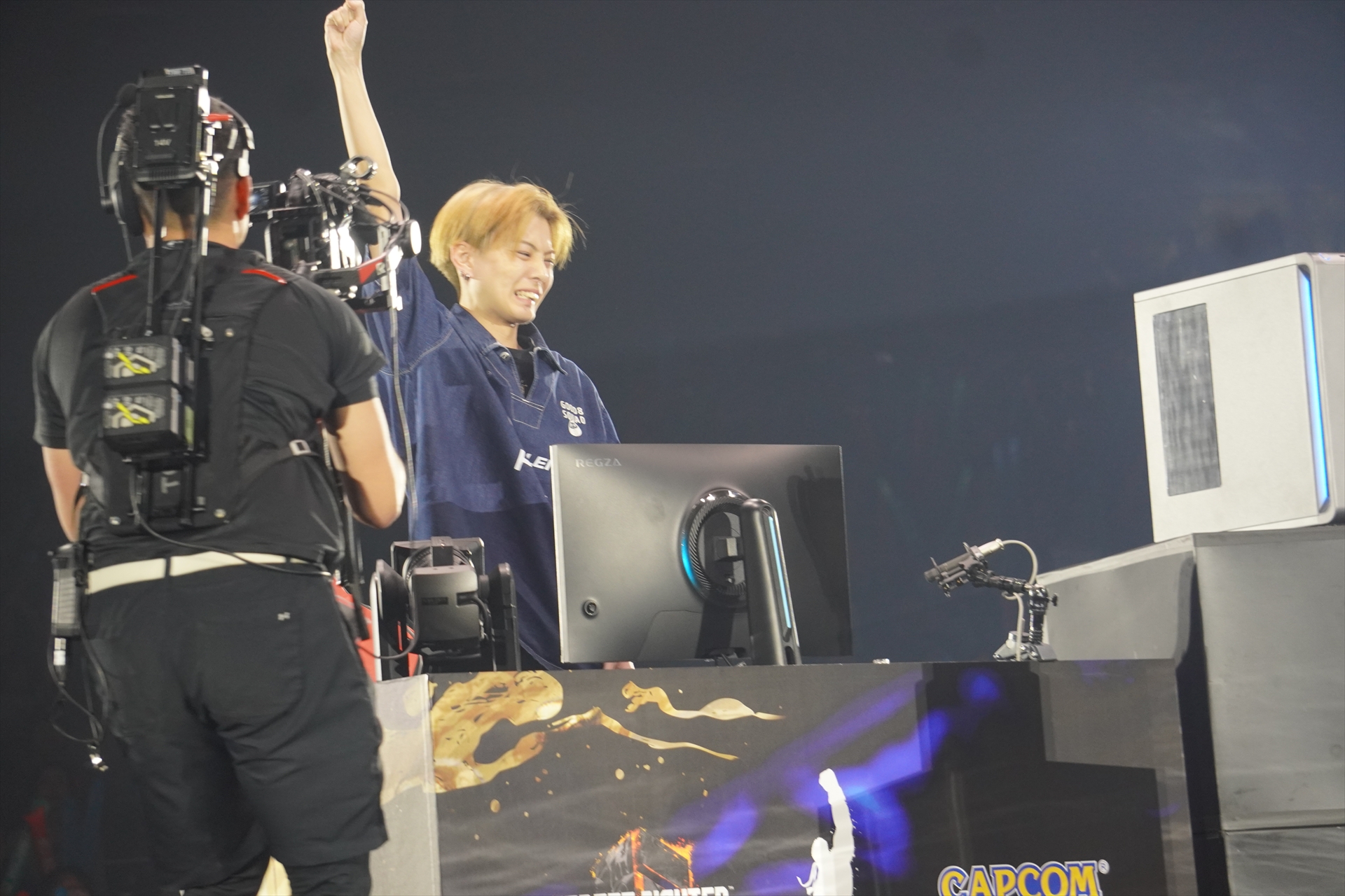 優勝を喜ぶさはら選手