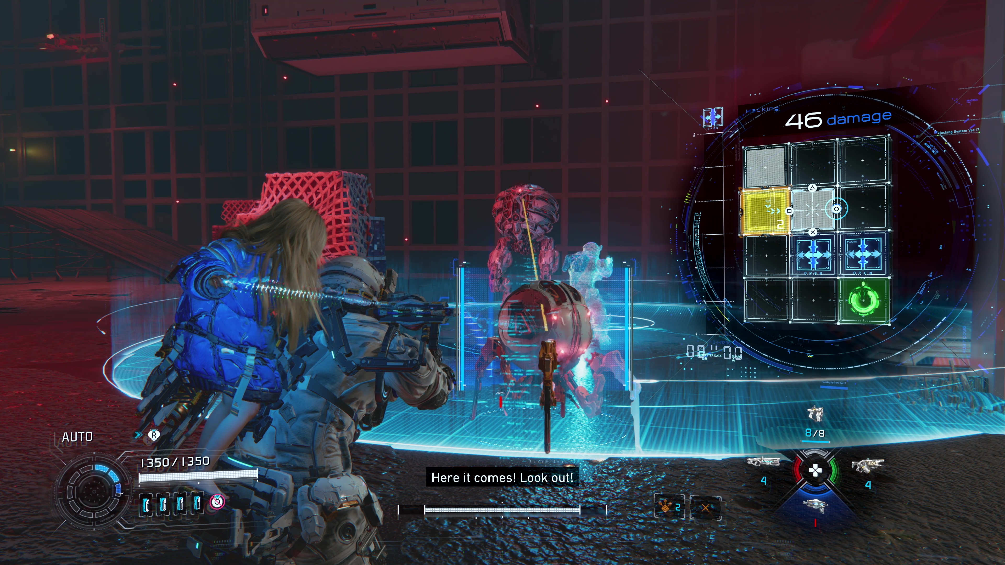 デコイを出せば一定時間注意を引き付けてくれるので、その間に安全にハッキングしながら敵を叩ける