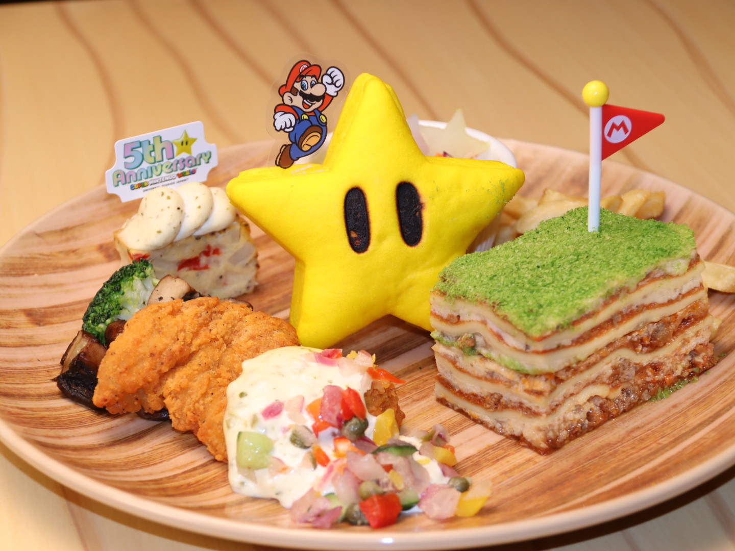 「スーパースター・アニバーサリープレート 〜マッシュルーム・ラザニア＆フライドチキン〜」