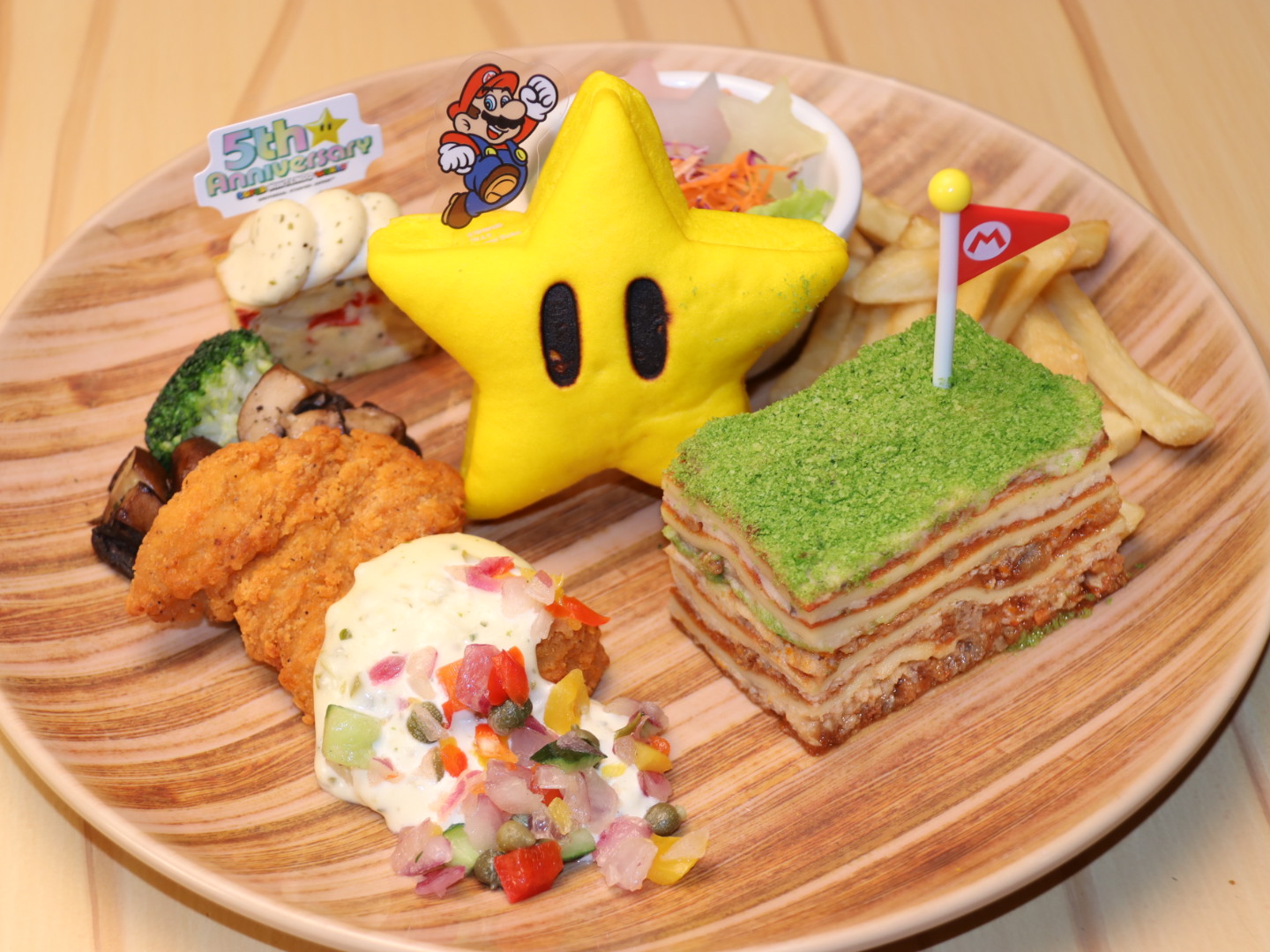 「スーパースター・アニバーサリープレート 〜マッシュルーム・ラザニア＆フライドチキン〜」