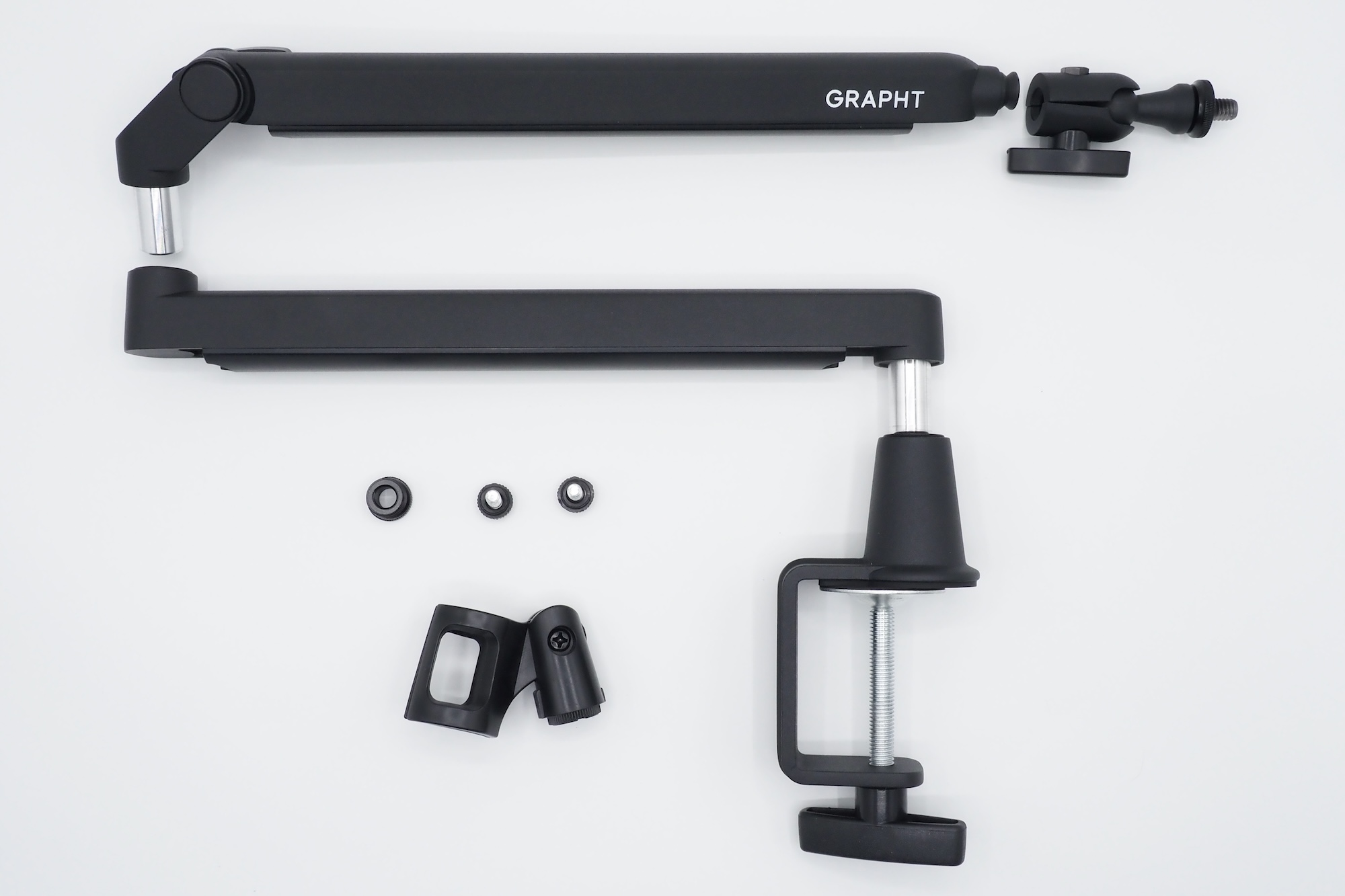 大きなアーム本体と小さなネジにわかれているが……