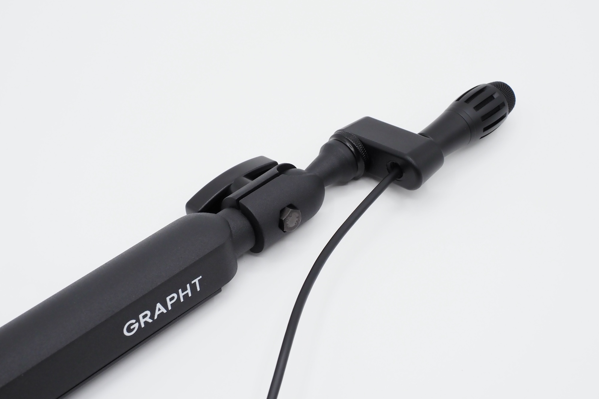 先端に「GRAPHT Compact-Mic」を装着するとコンパクトさが際立つ