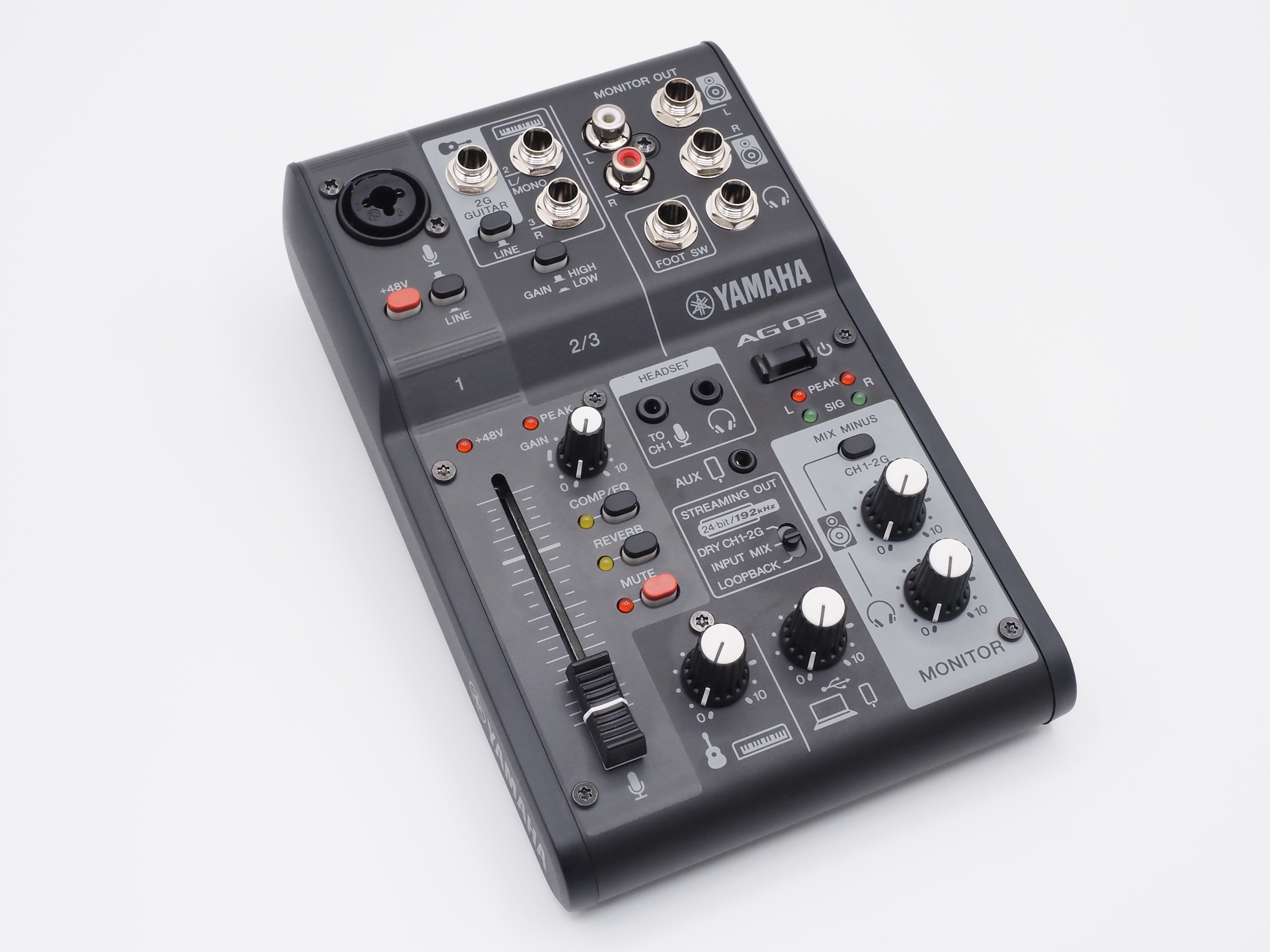 今回使用したヤマハの「AG03MK2」。多くのゲーマーやストリーマーが愛用しているオーディオインターフェースだ