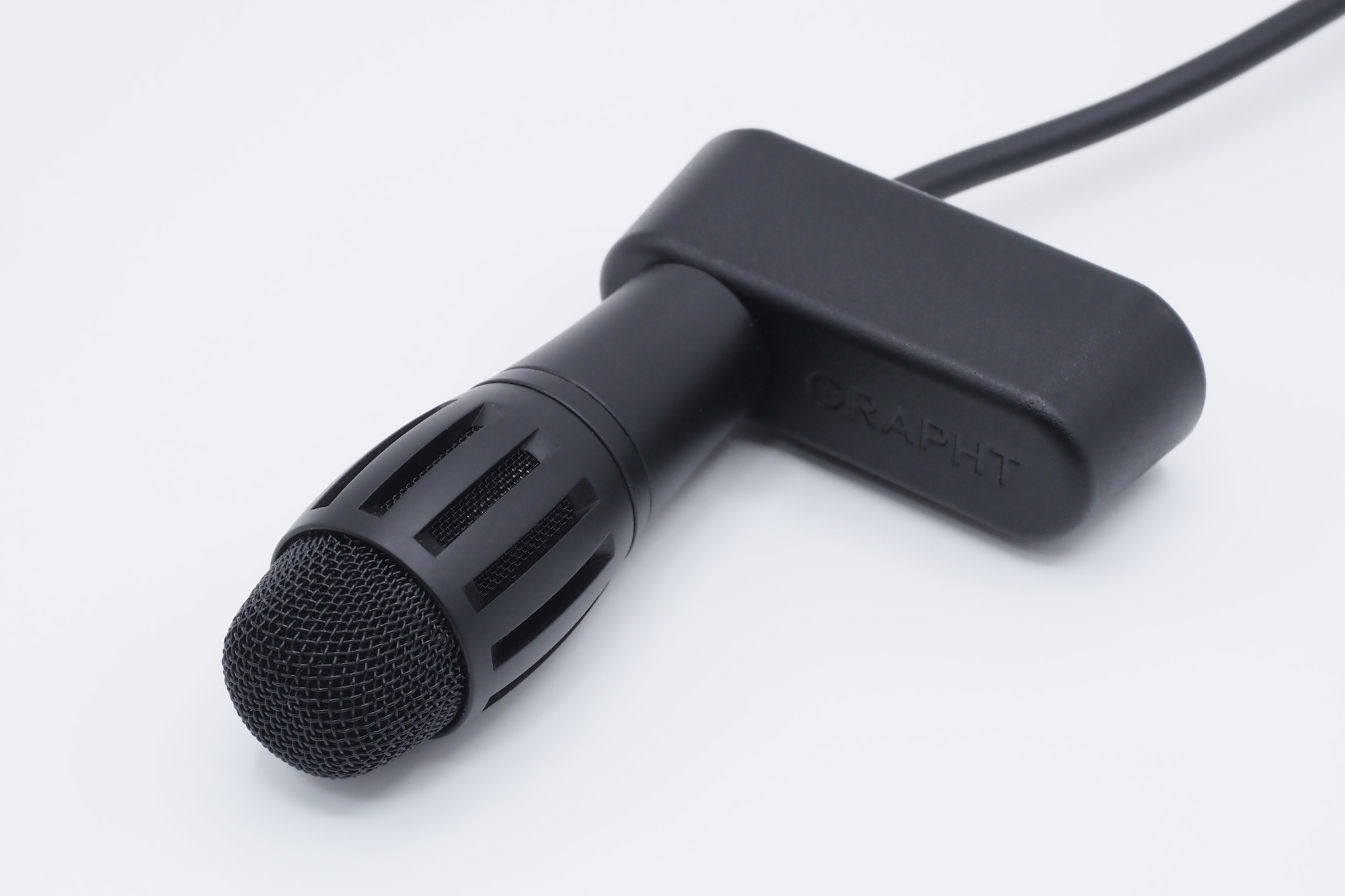 外装にはアルミ鋳造ボディを採用。質感も高く、所有欲を掻き立たせる製品だ