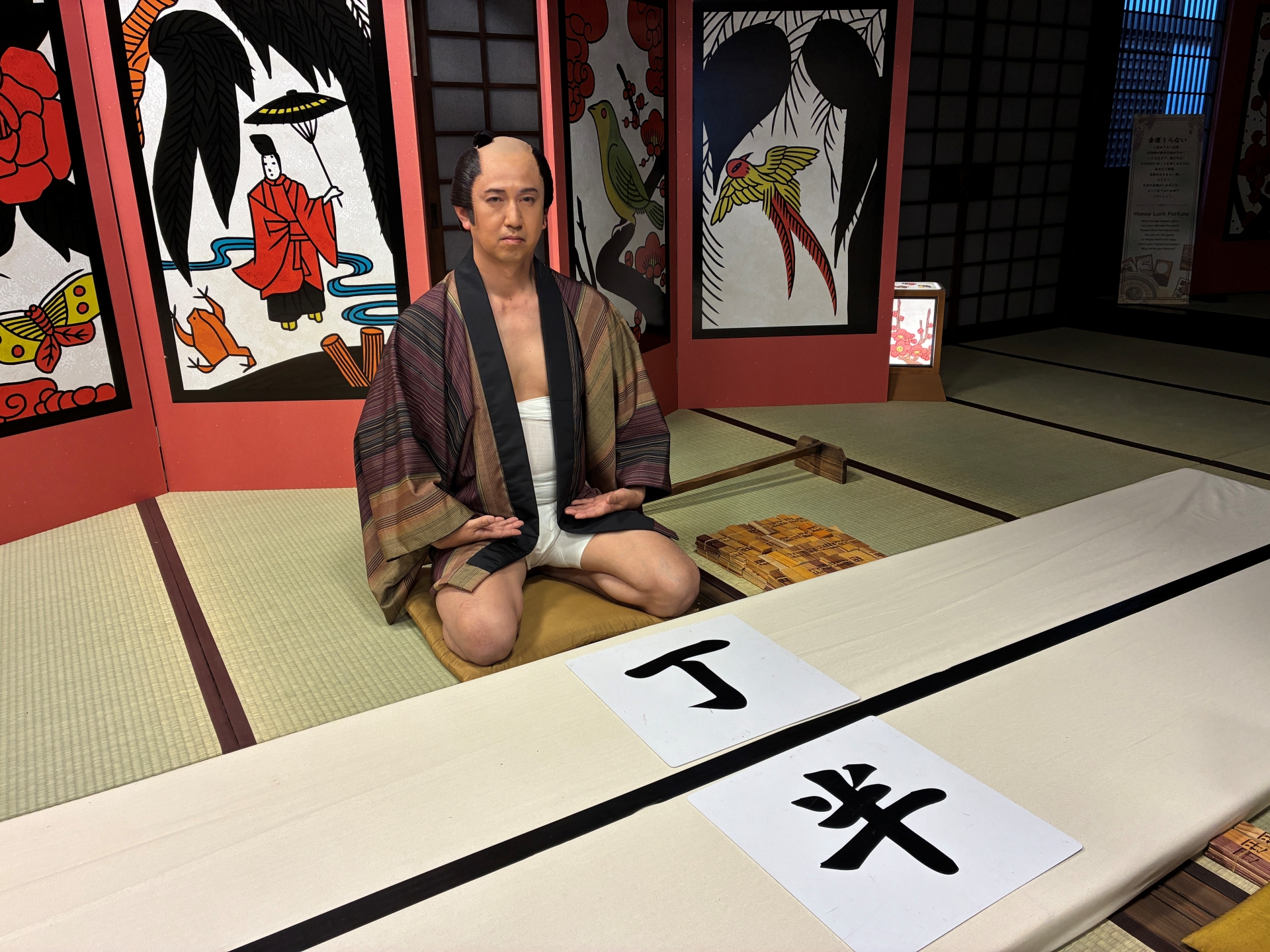 想像通りの賭博場が目の前に現れる