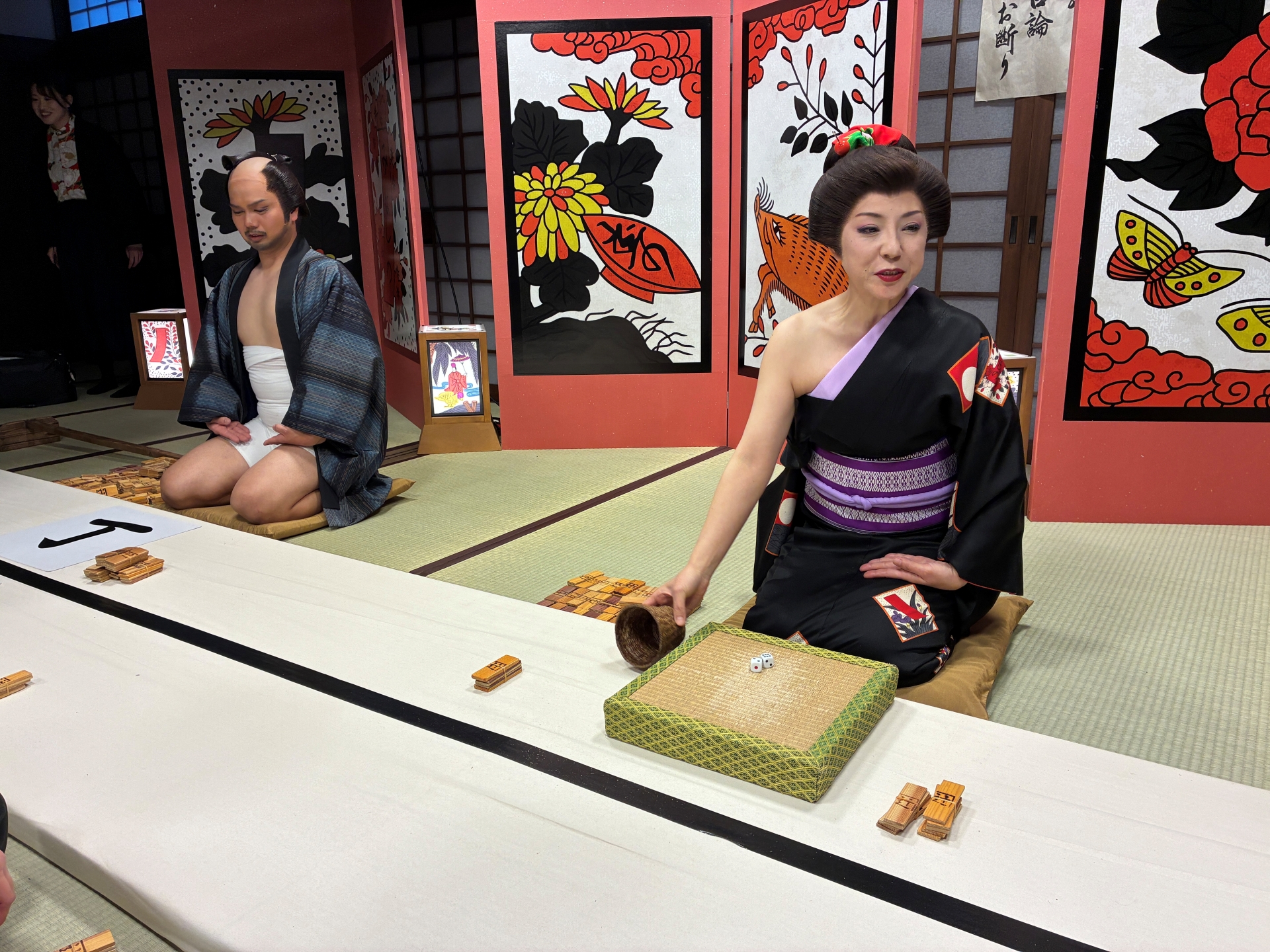 想像通りの賭博場が目の前に現れる