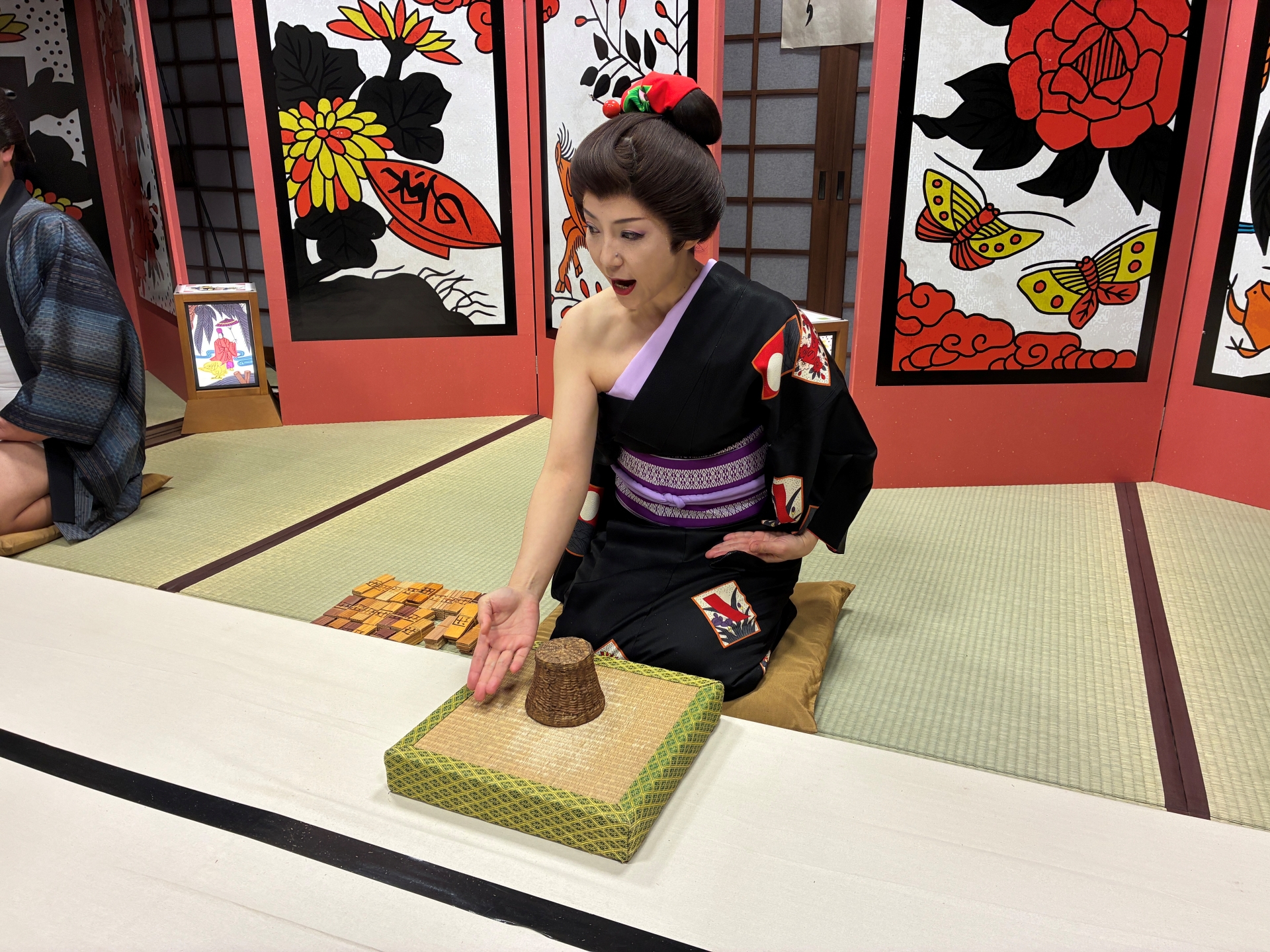 出目の合計が偶数か奇数かを予想する