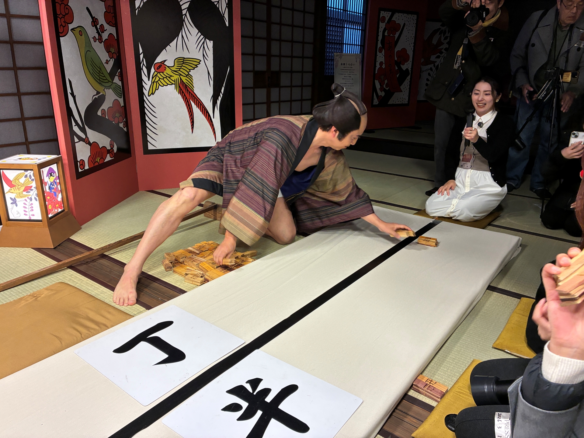 勝てば倍、負けたら没収。シンプルだがけっこう盛り上がる