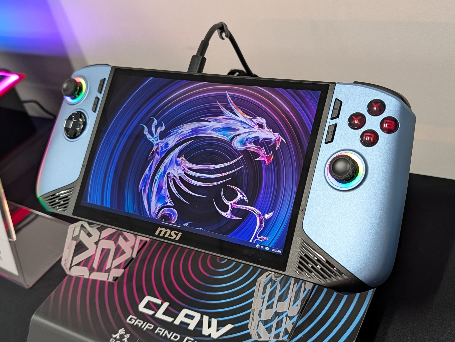 ポータブルゲーミングPC「Claw 8 AI+ A2VM Glacier Blue Edition」