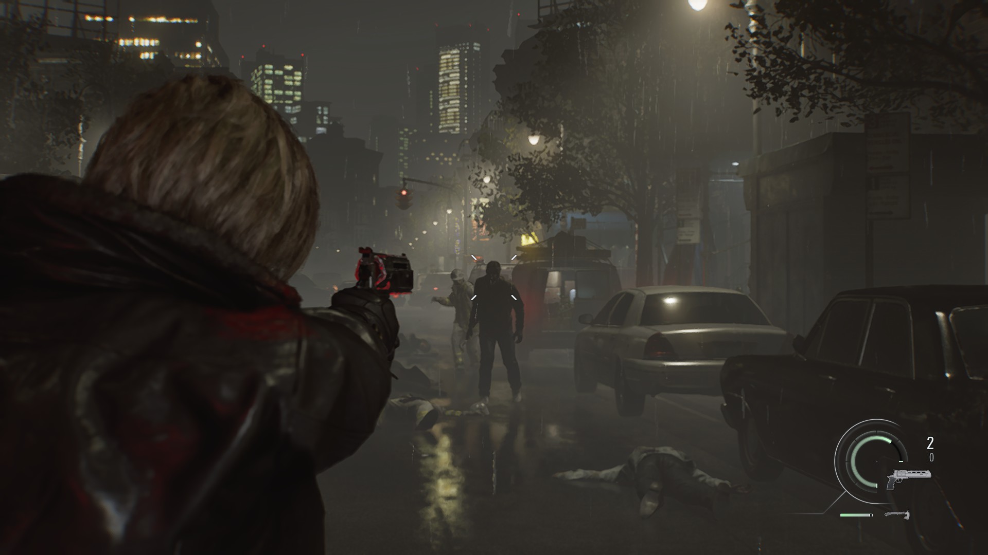 グレースとレオン、2人の視点が入り混じる「バイオハザード レクイエム」。FPS/TPS視点がそれぞれ推奨されているのはユニークだ。レオンのほうが戦闘が多いが、TPS部分の操作も特に問題は感じない。筆者の環境ではカメラ速度を少し上げたほうが狙いやすかった