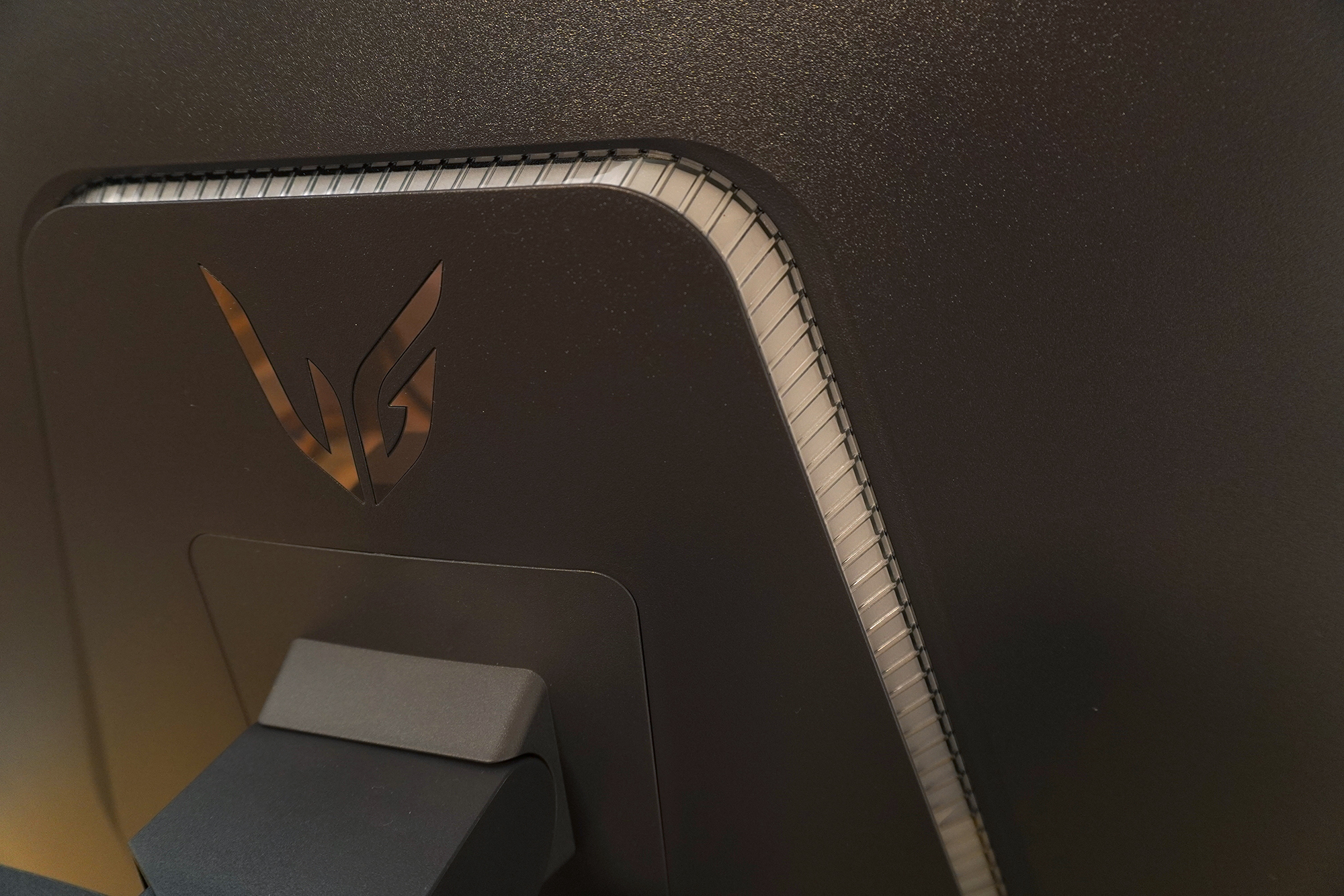 背面にあるロゴマーク