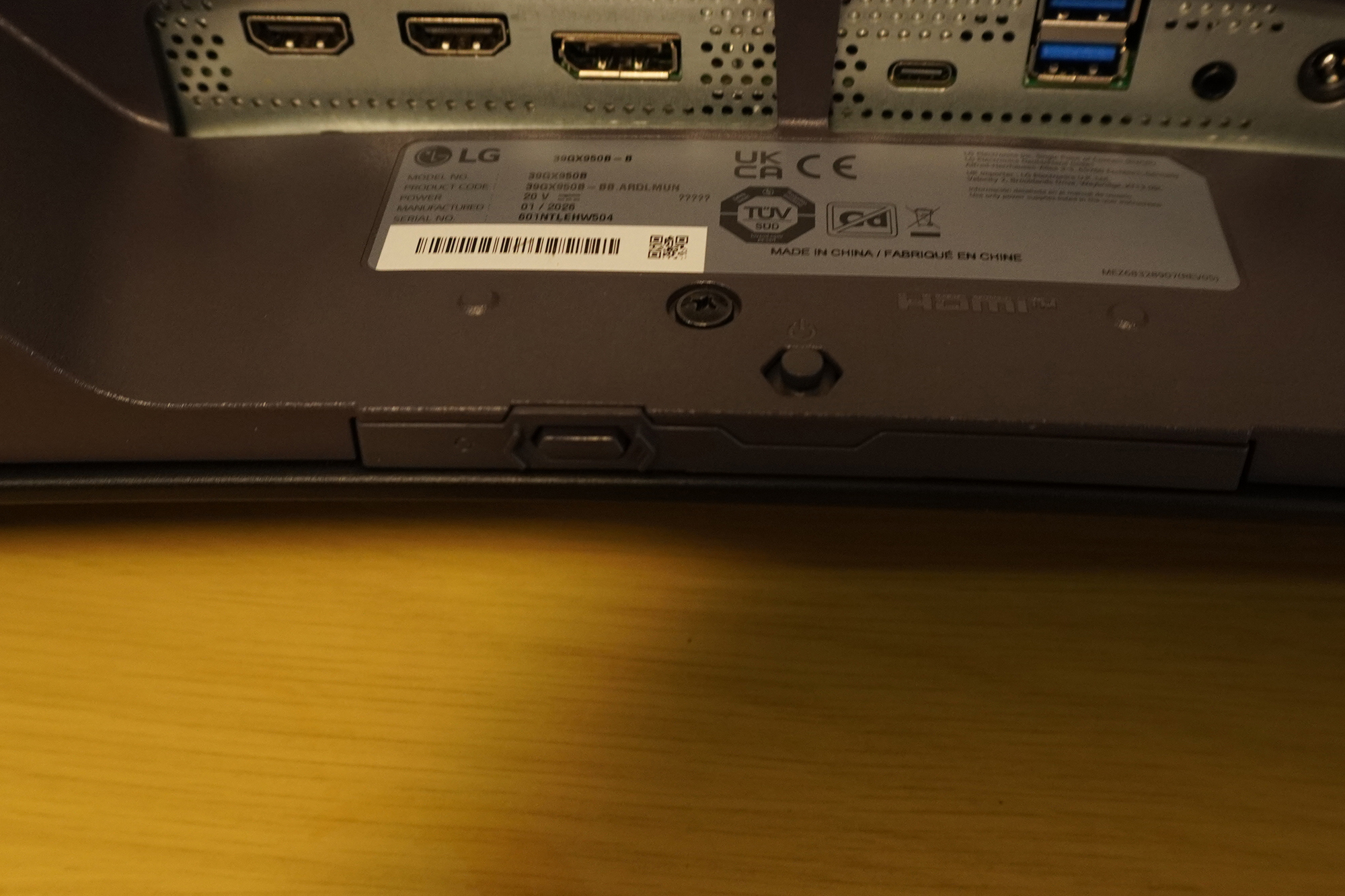 電源スイッチとジョイスティック