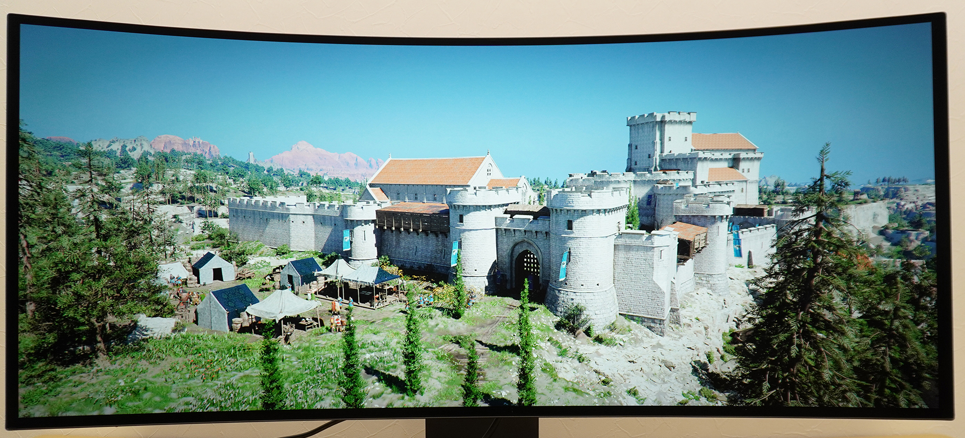 リアルに再現された中世ヨーロッパ風の町並みは歩いているだけでも楽しい