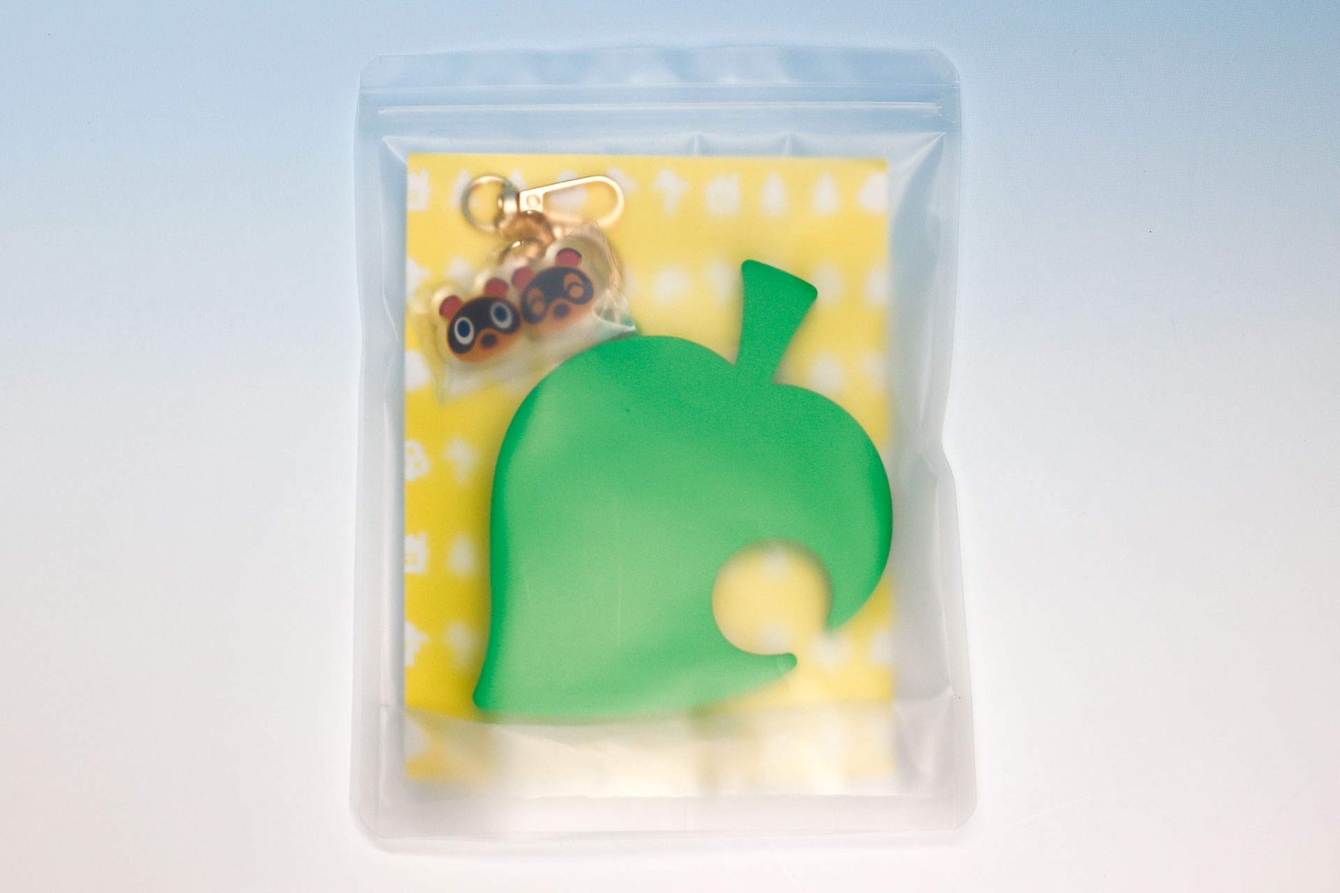 透明なパッケージに入れられている