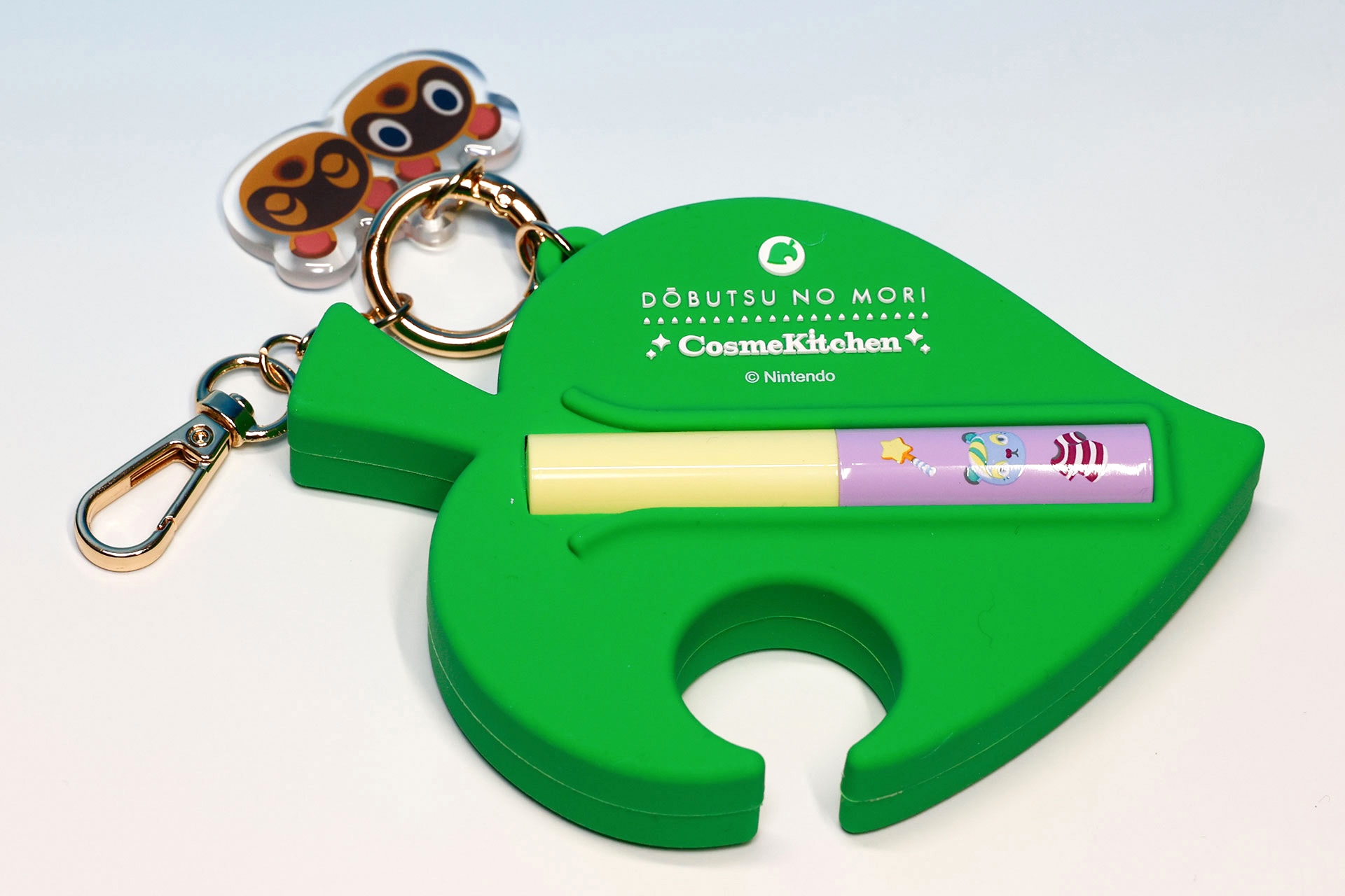 別売りのリップスティックが取り付けられる