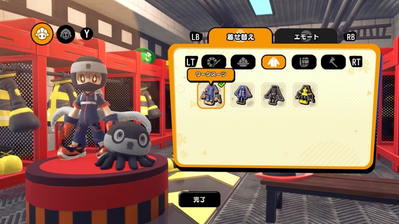 衣服だけでなくタンクなどの見た目も変更可能。また、リリースと同時発売されるDLCを購入することで特殊なコスチュームを獲得可能。（タンクなどの見た目も変更可能）DLC限定のエモートも存在する