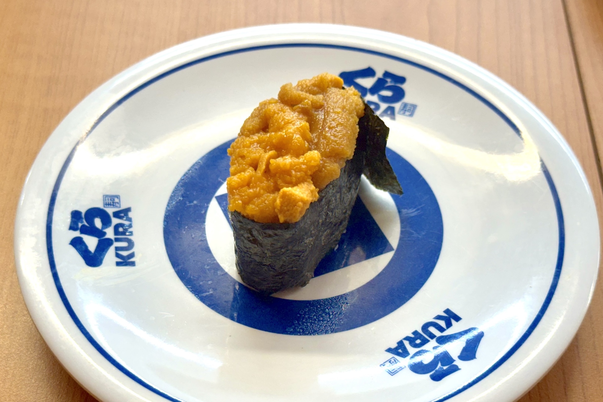 「濃厚うに（一貫）」 価格：230円 販売期間：4月3日〜4月12日