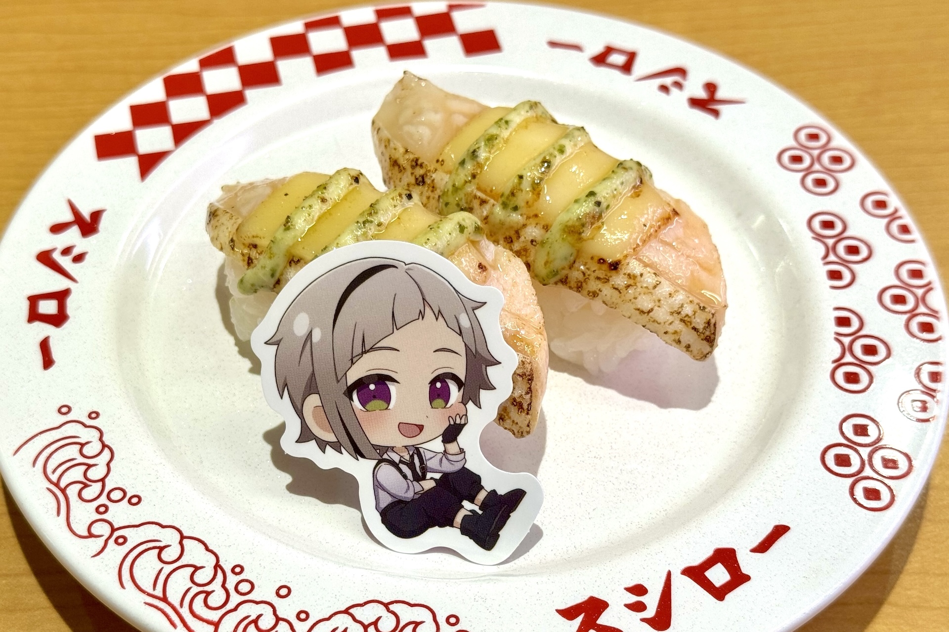 「文豪ストレイドッグスコラボ限定ピック付き サーモン バジルマヨチーズ炙り」 価格：280円〜