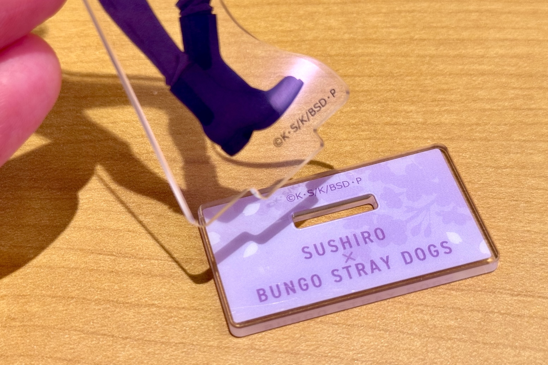 本体と台座をはめるだけで組み立て完了だ