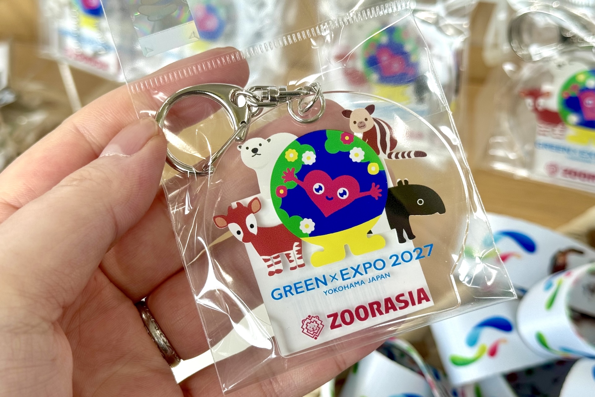 「EX27 TK 【ズーラシア】 アクリルキーホルダー 動物イラスト AQA」 価格：800円