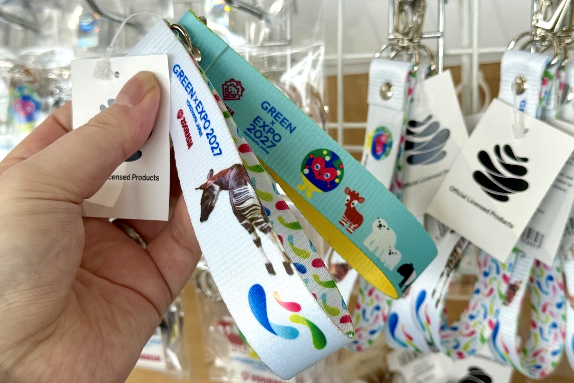 「EX27 TK 【ズーラシア】 ハンドストラップ 動物画像 AQA」「EX27 TK 【ズーラシア】 ハンドストラップ 動物イラスト AQA」 価格：各800円