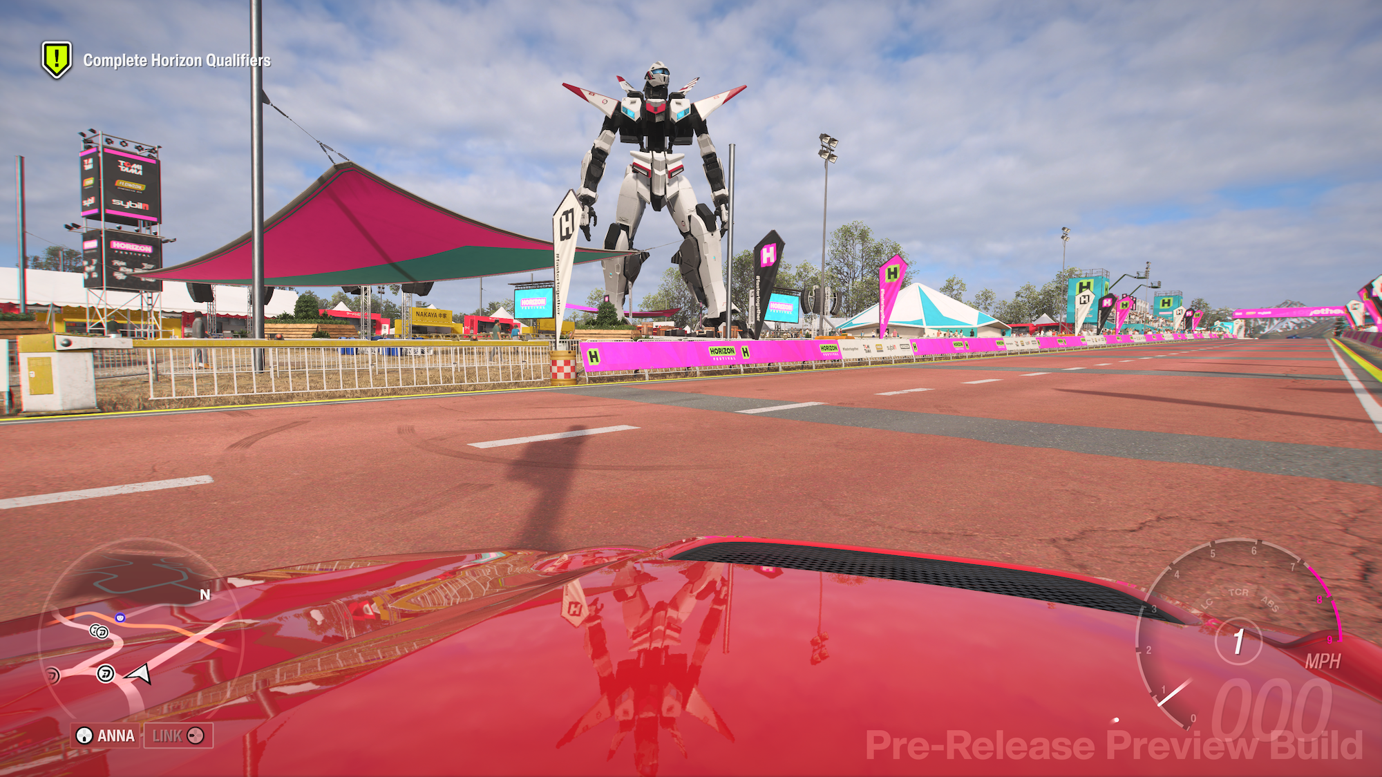 Horizonフェスティバルの会場に飾られている「チェイサーゼロ」（プレビュービルドより）