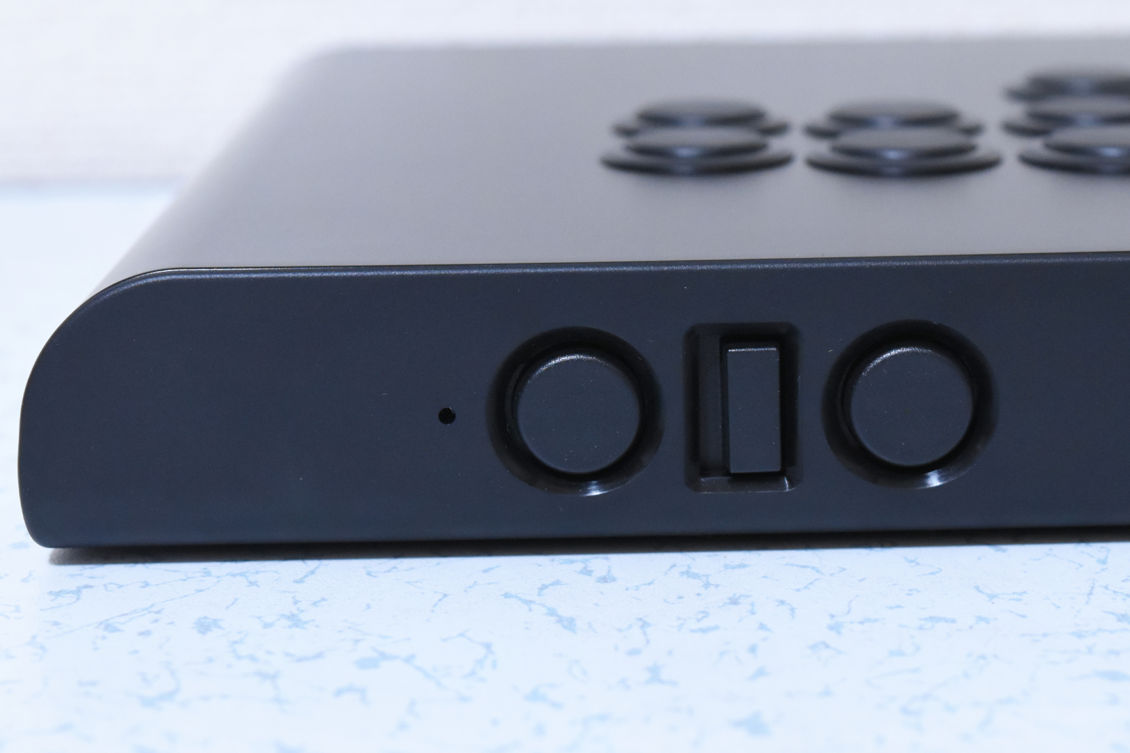 左からHOMEボタン、LOCKボタン、STARTボタン