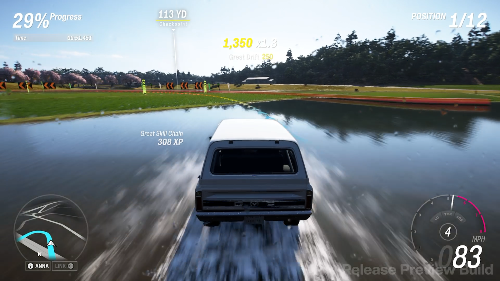 田園地帯をSUVで走破したりと、日本の原風景の中でレースできるのが非常に楽しい