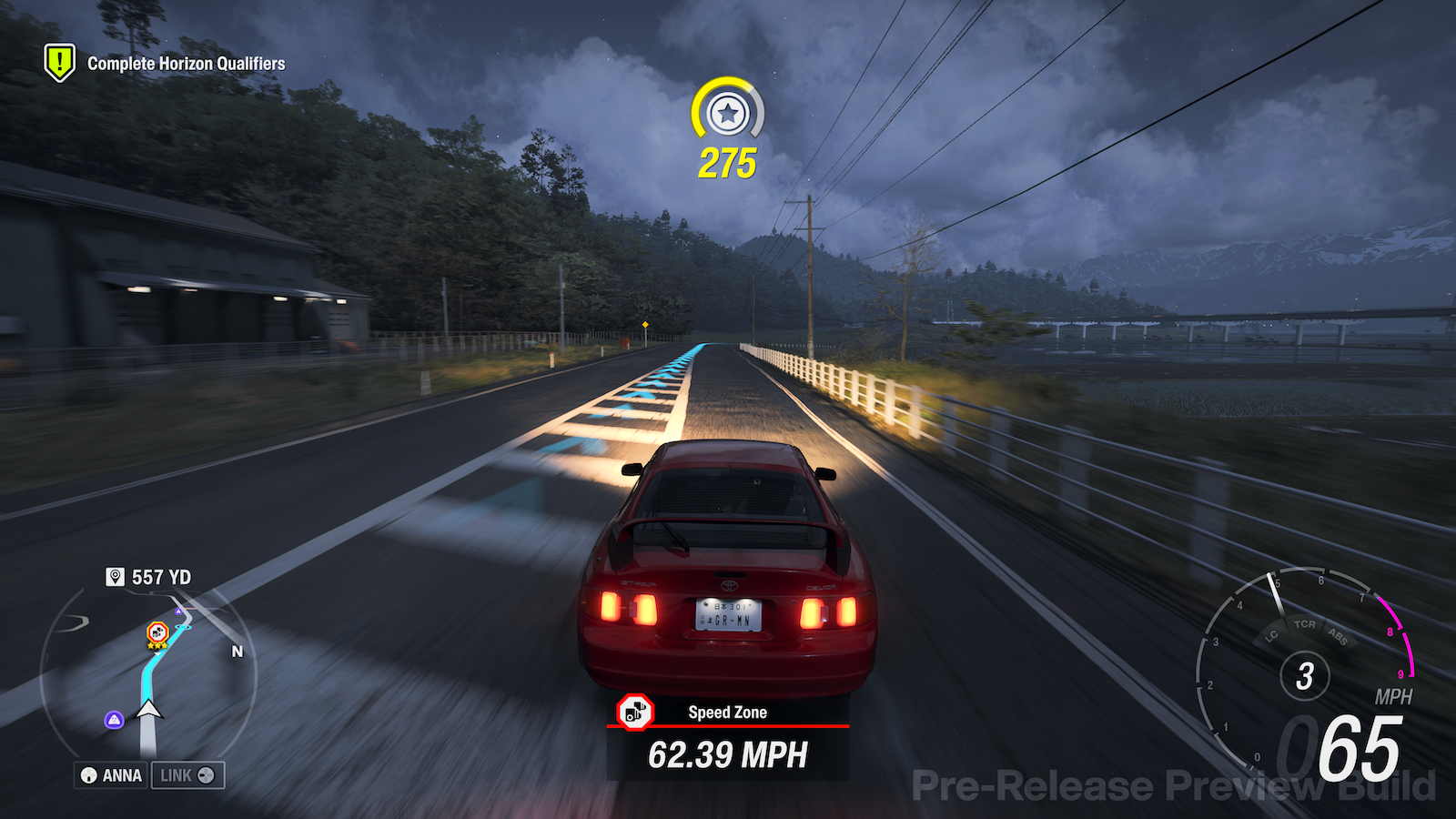 「スピードトラップ」で田舎道を時速65マイル（104km）でかっ飛ばしたり……