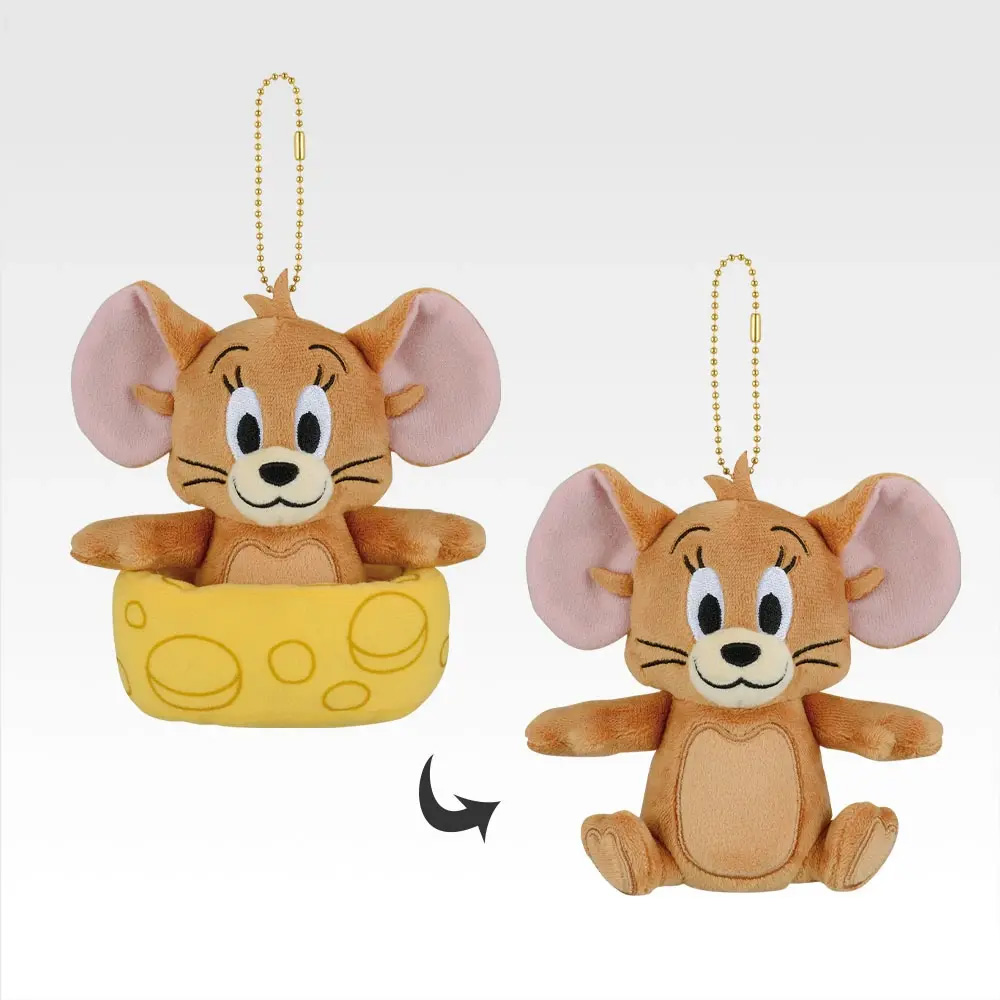 チーズ型の台座にちょこんと置けるジェリーのぬいぐるみマスコット