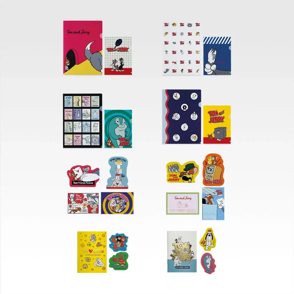 大小のクリアファイルセット（4種）、ポストカード4枚セット（2種）、ミニノートとステッカー2枚付き（2種）の、合計8種から好きなアイテムを選べる