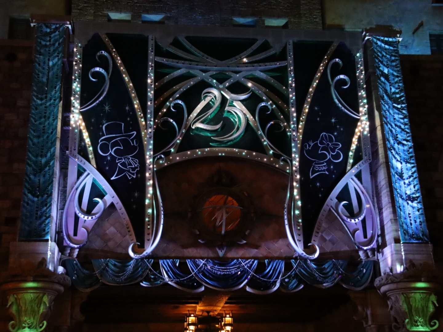 ミラコスタ通り