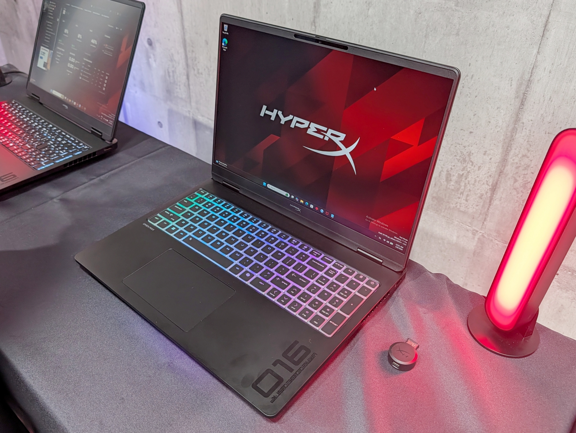 OLEDディスプレイを搭載するハイエンドゲーミングノートPC「Hyper X OMEN 16」